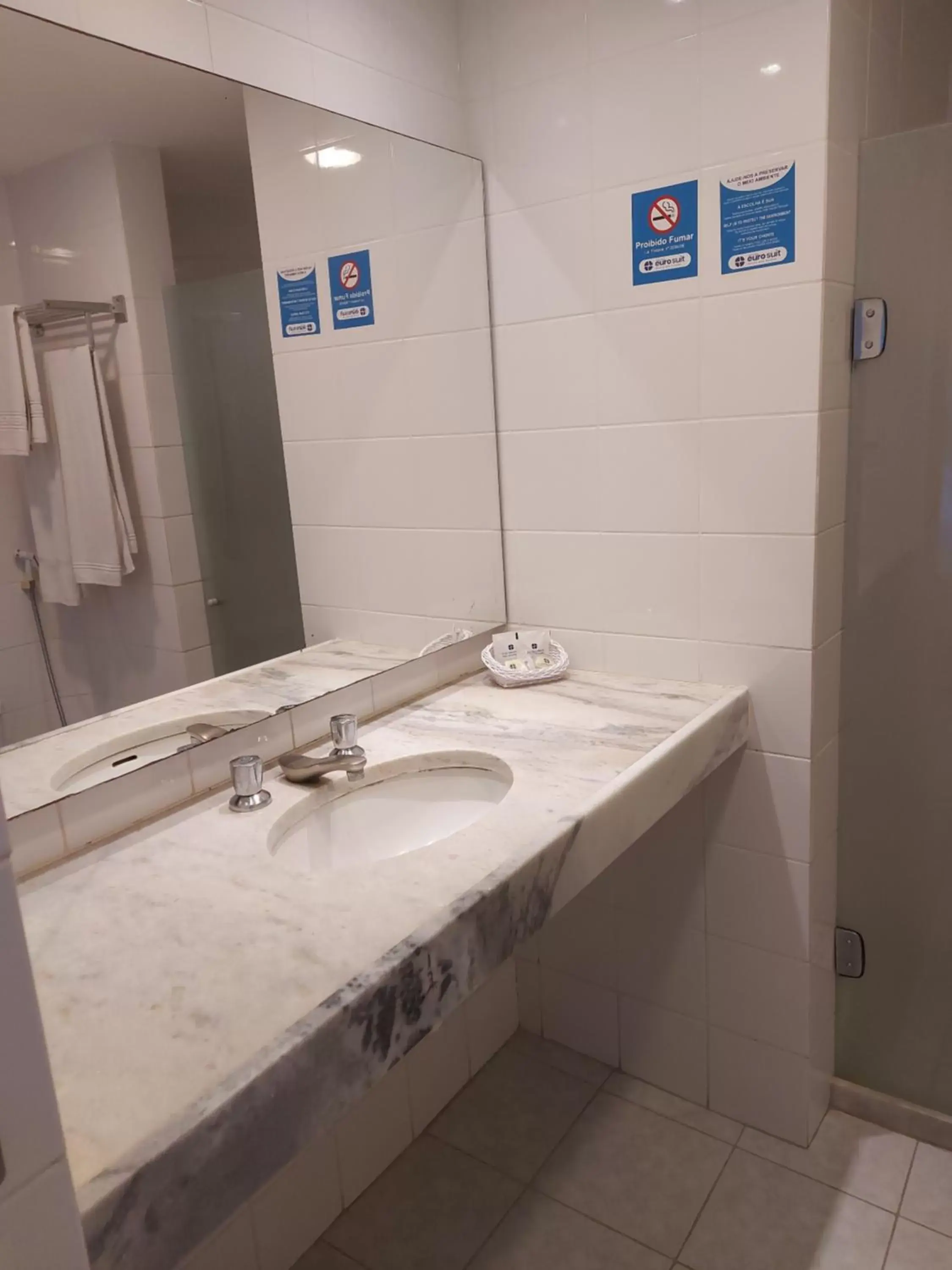 Bathroom in Euro Suite Recife Boa Viagem