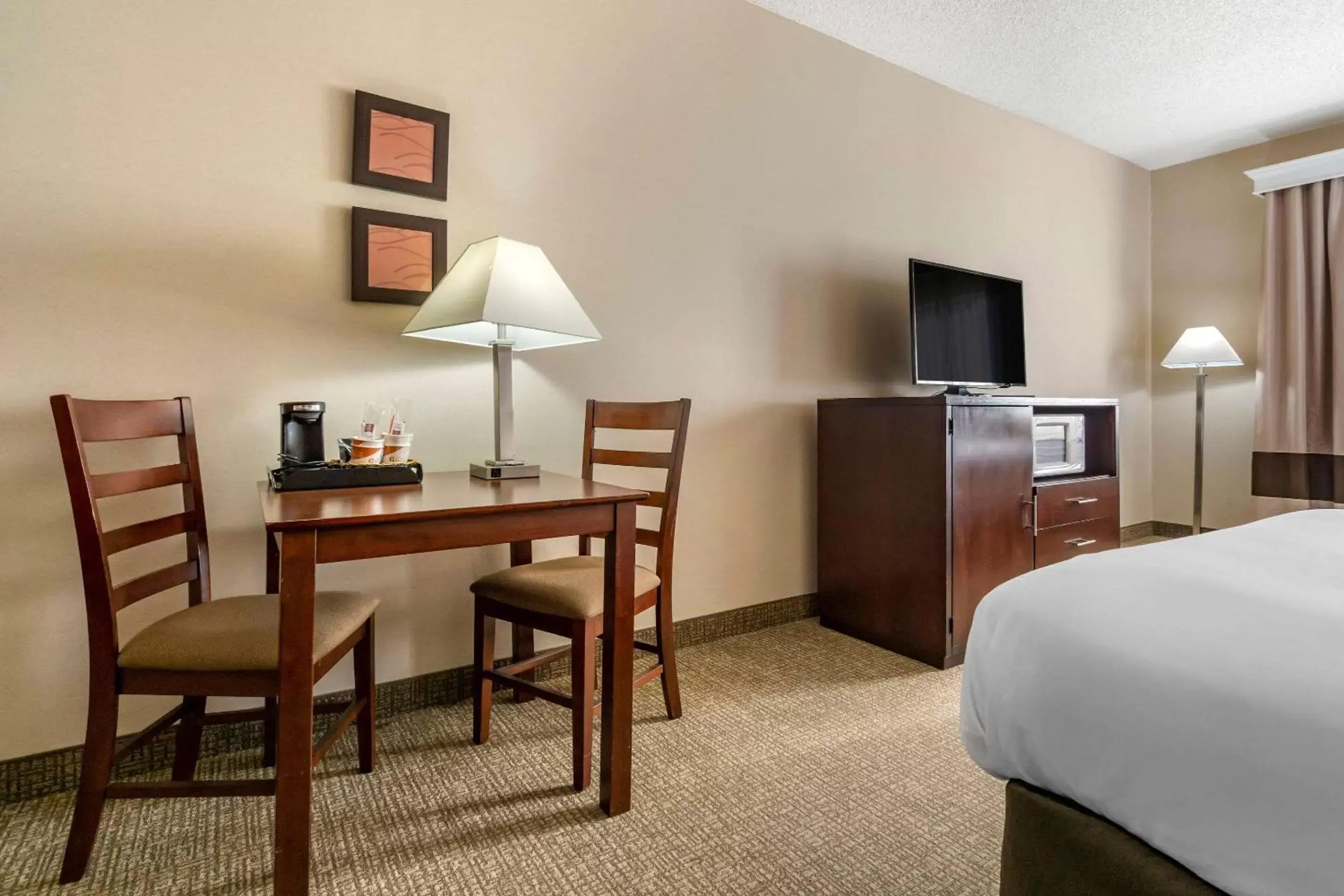 Photo of the whole room, TV/Entertainment Center in Comfort Inn & Suites Seattle North