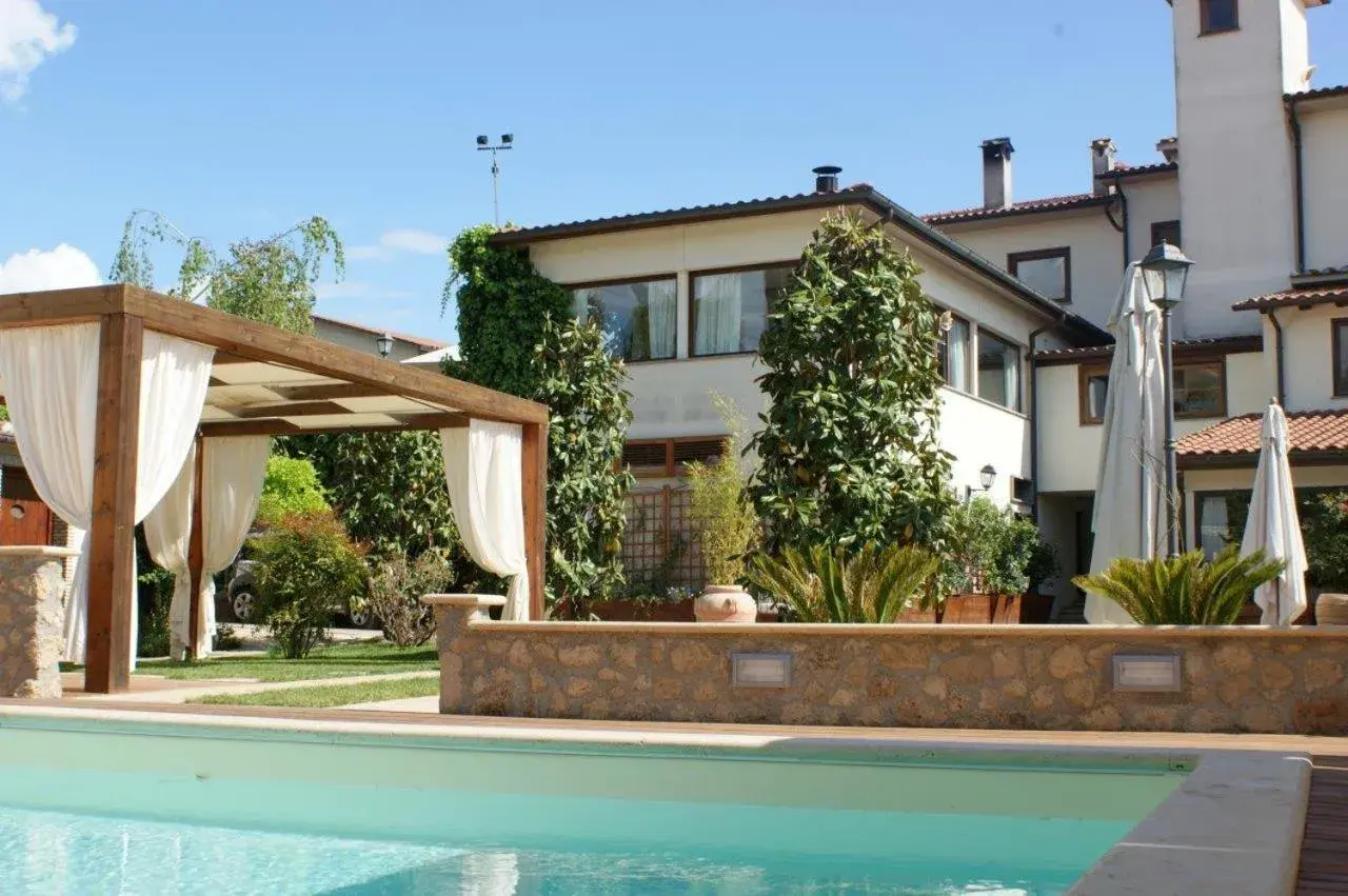 Garden, Swimming Pool in Hotel & Restaurant degli Angeli