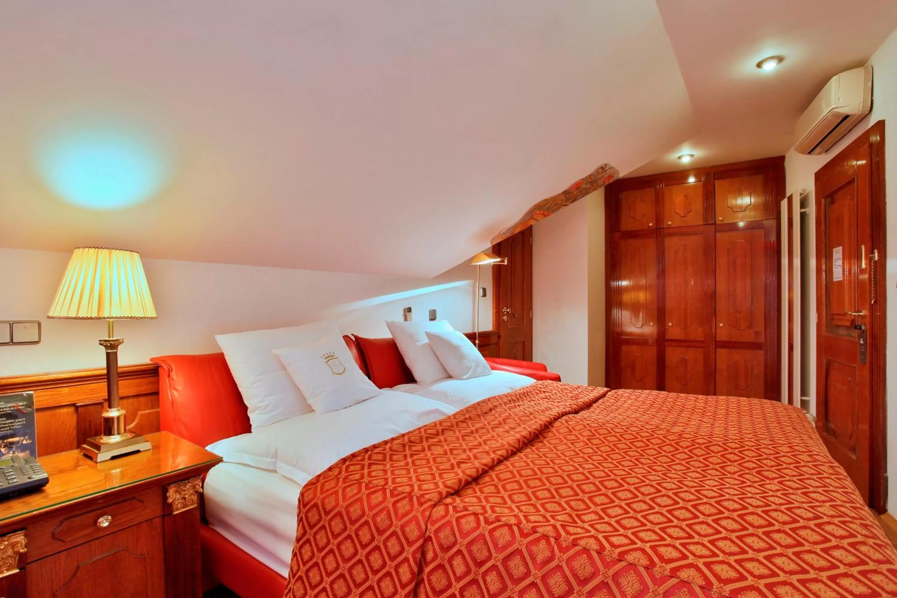 Photo of the whole room, Bed in U Páva