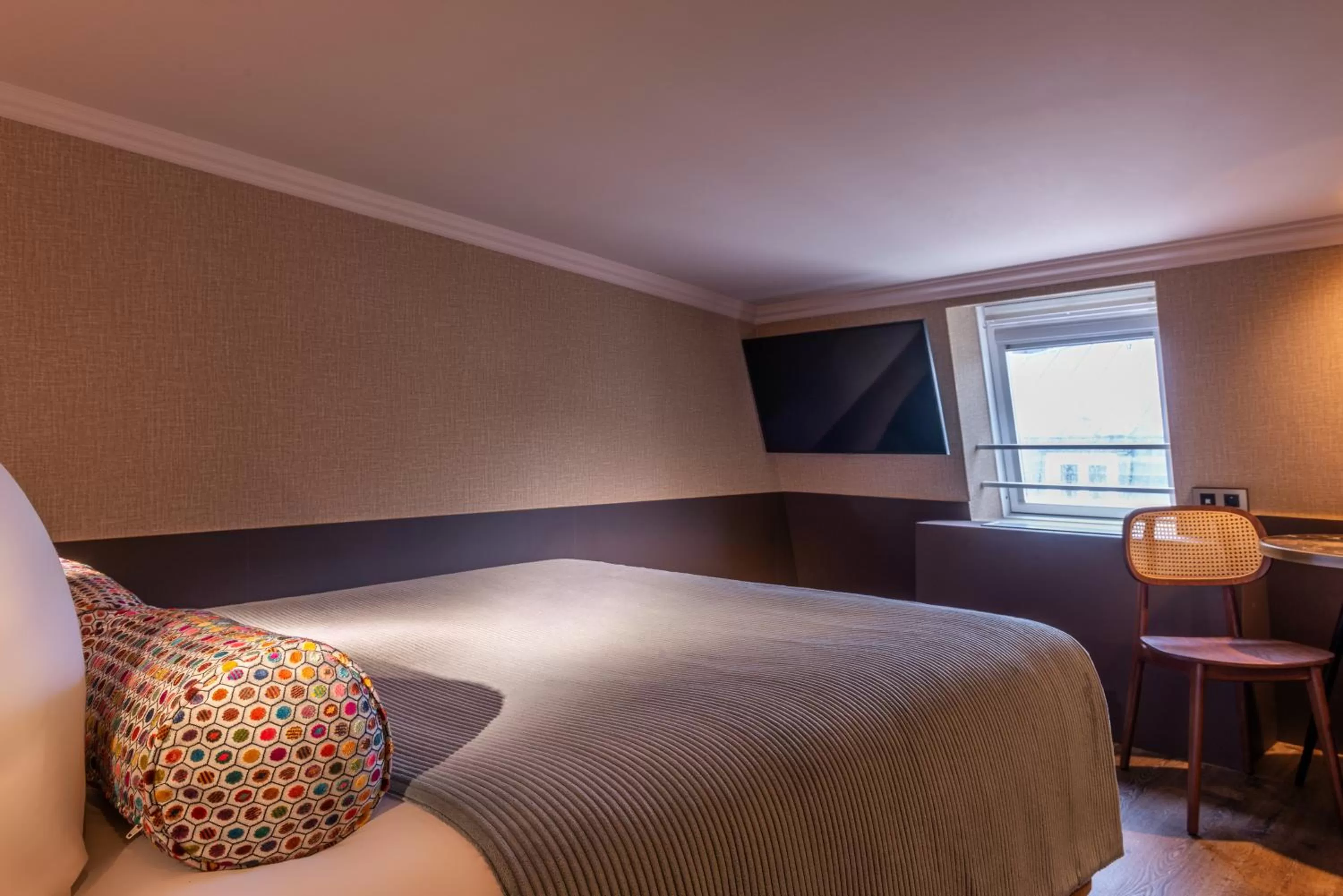 Bed in Maison Axel Opéra Paris