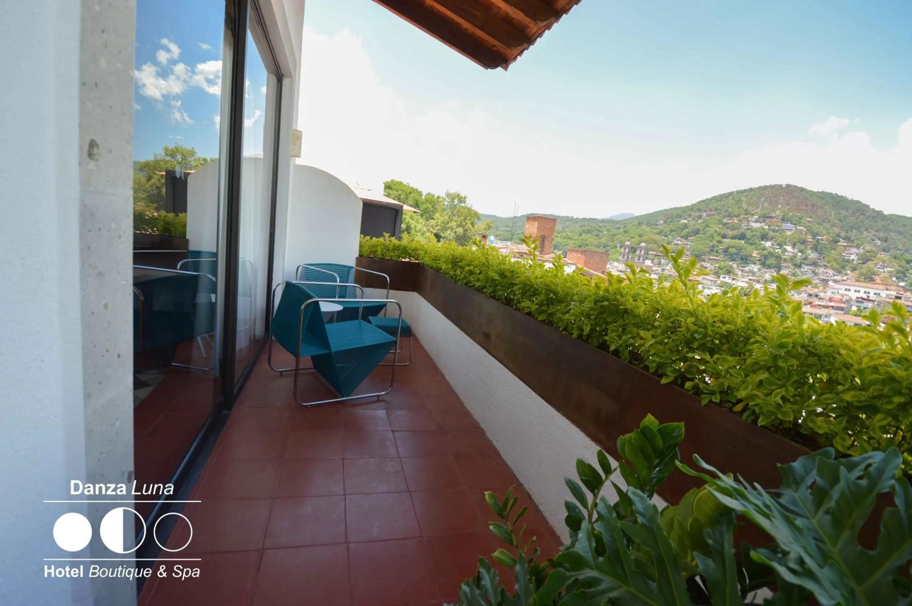 Spring in Danzaluna Hotel Boutique