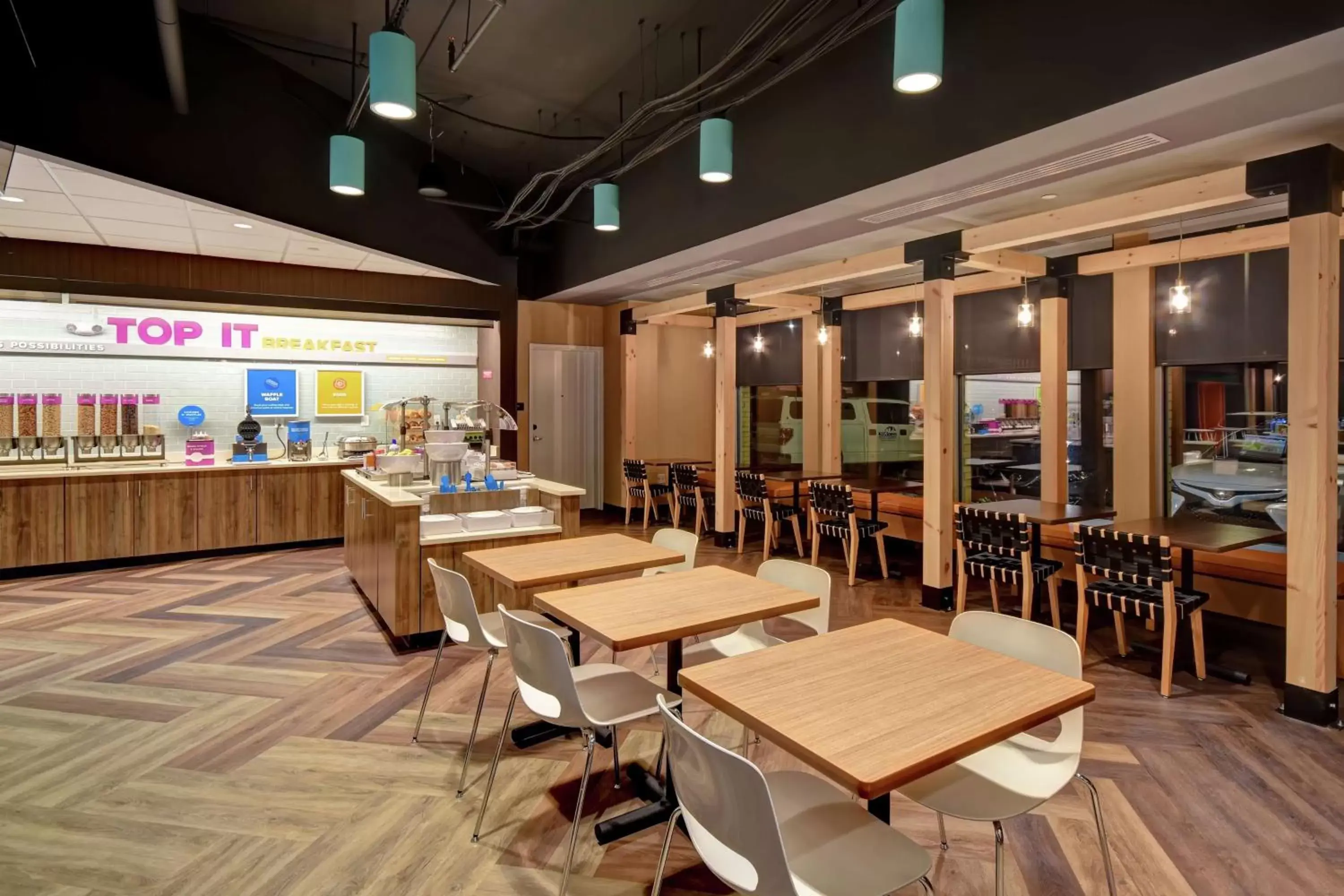 Dining area, Restaurant/Places to Eat in Tru By Hilton Raleigh Durham Airport