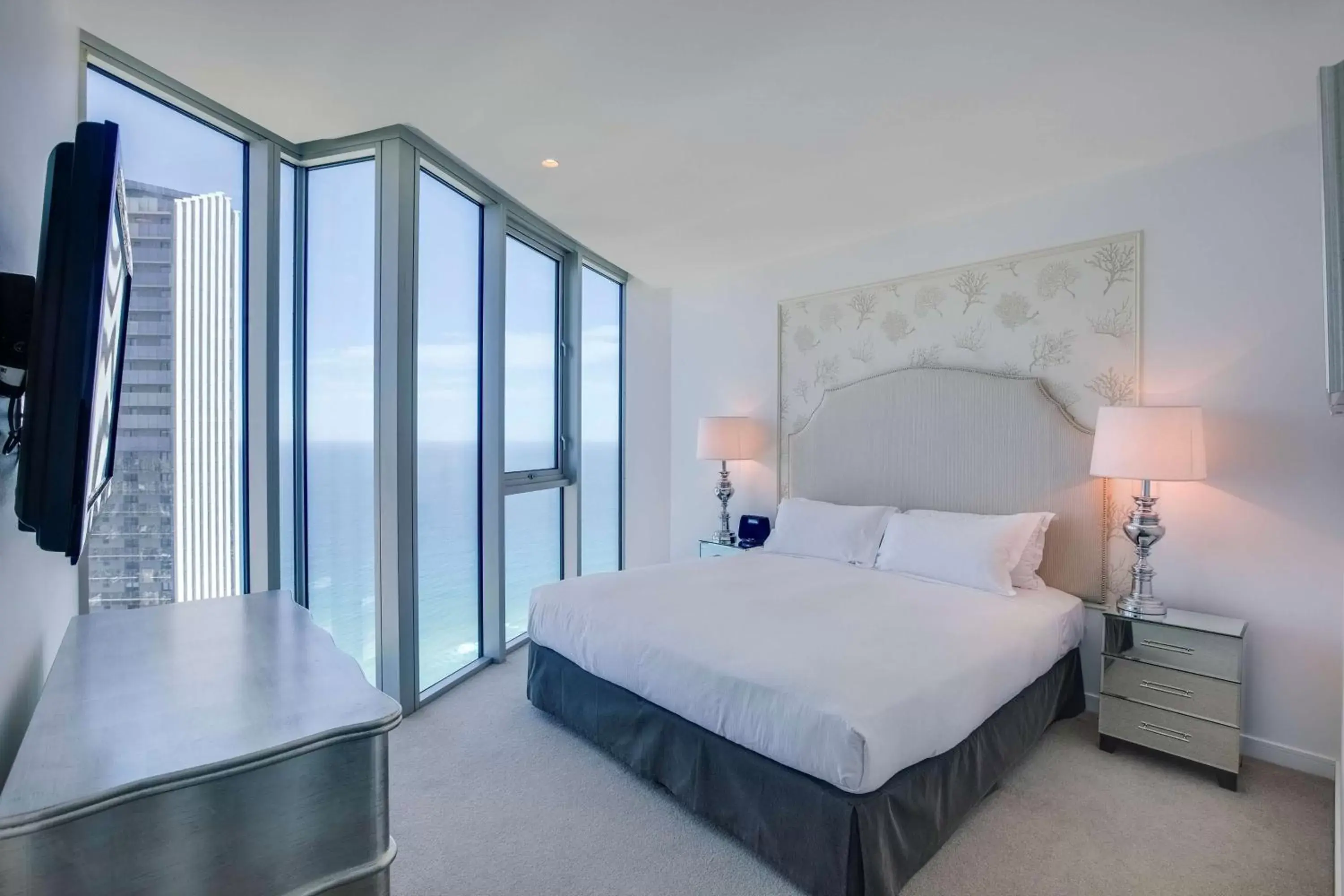 Bed in Hilton Surfers Paradise Hotel & Residences