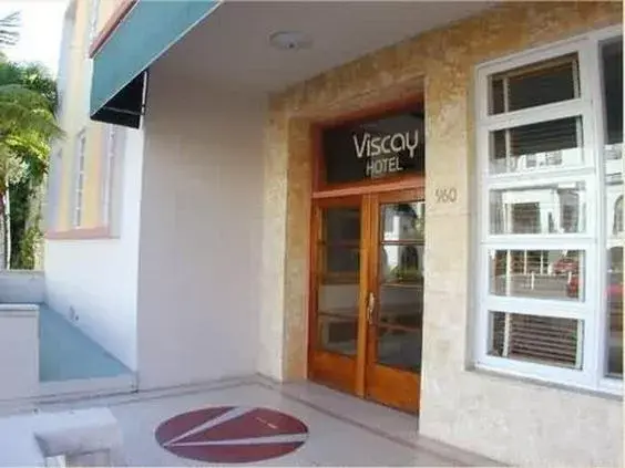 Facade/entrance in Viscay Hotel