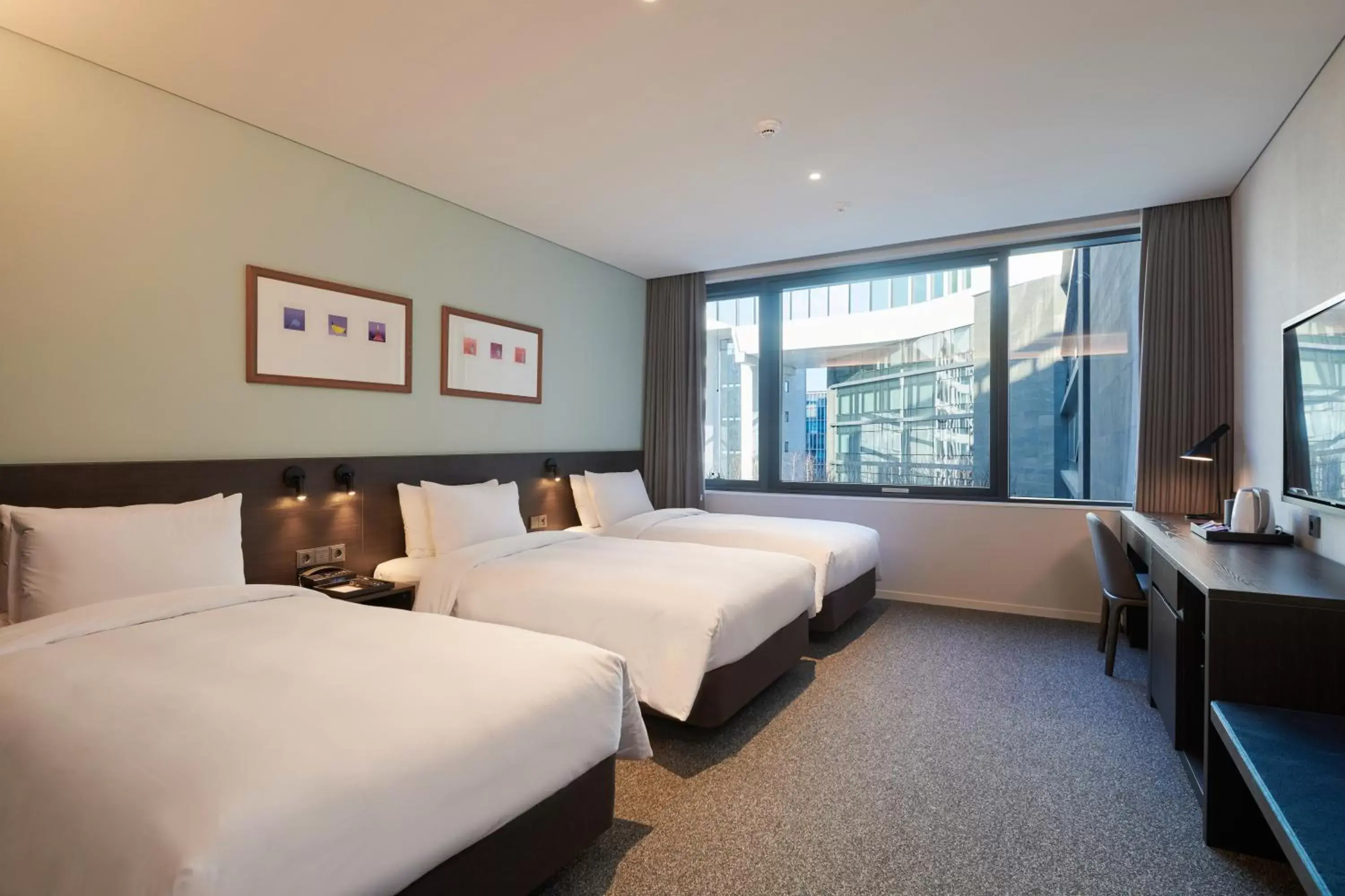 Photo of the whole room, Bed in Nine Tree Premier Hotel Seoul Pangyo