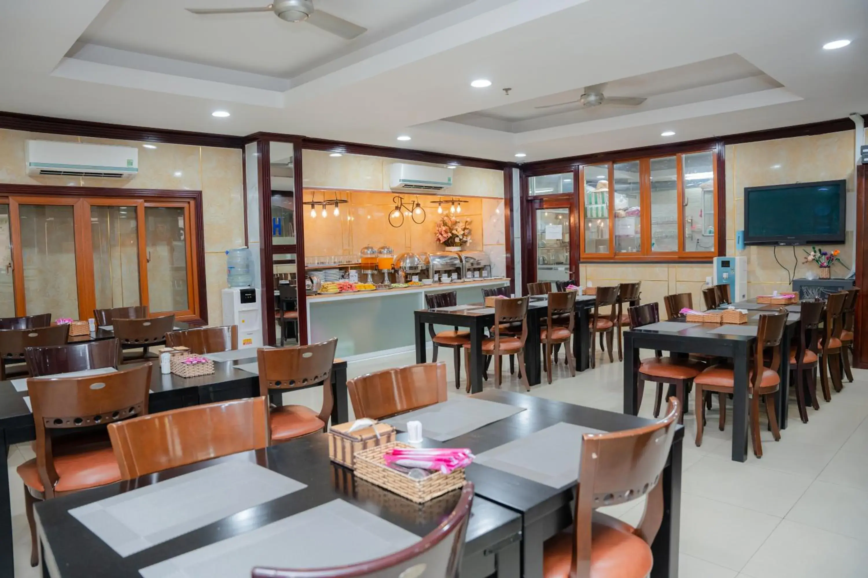 Restaurant/Places to Eat in Duc Minh Hotel