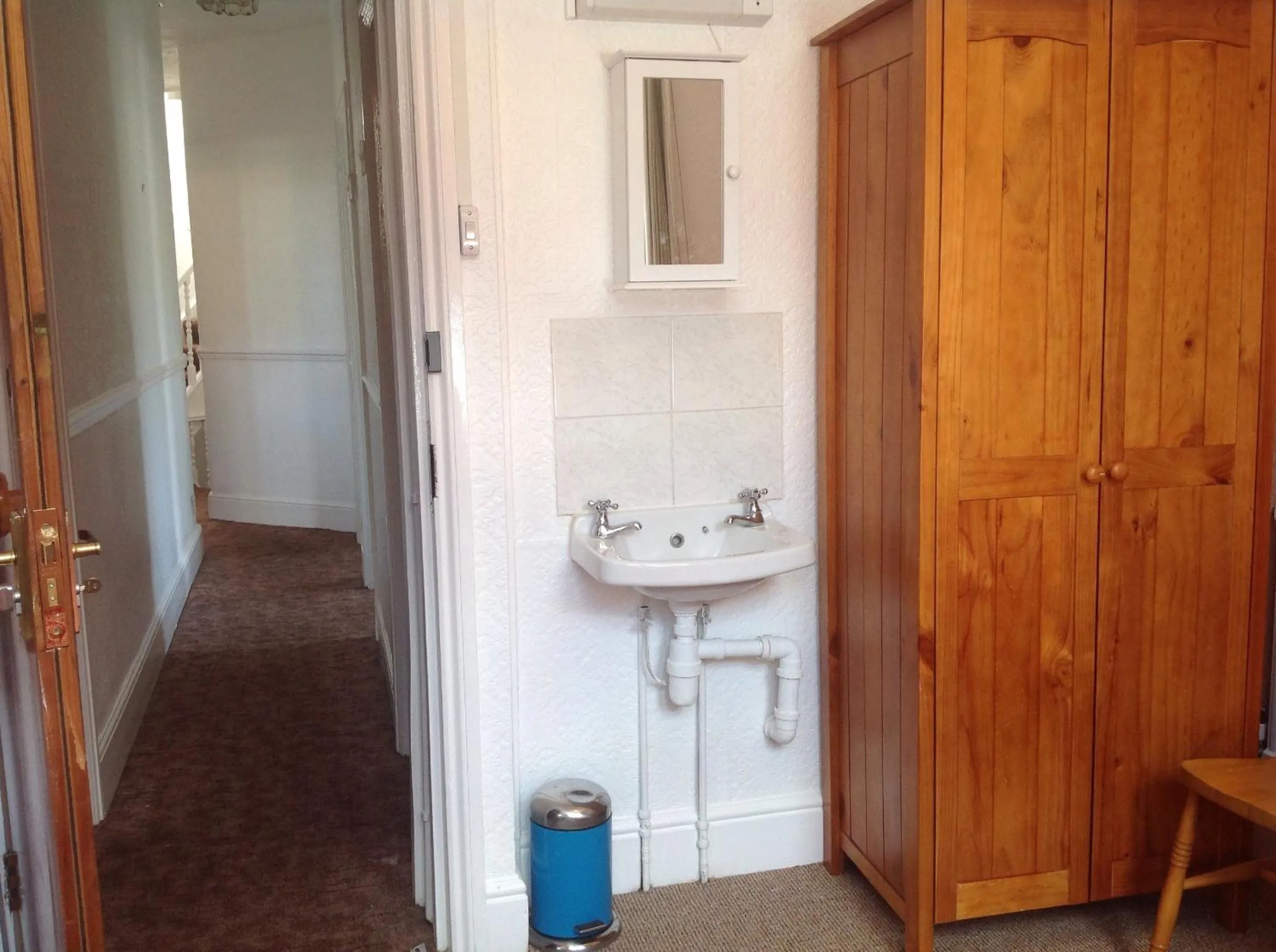 Photo of the whole room in Clift Guest House