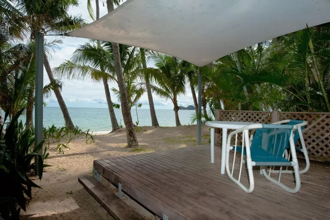 Beach in Ellis Beach Oceanfront Holiday Park