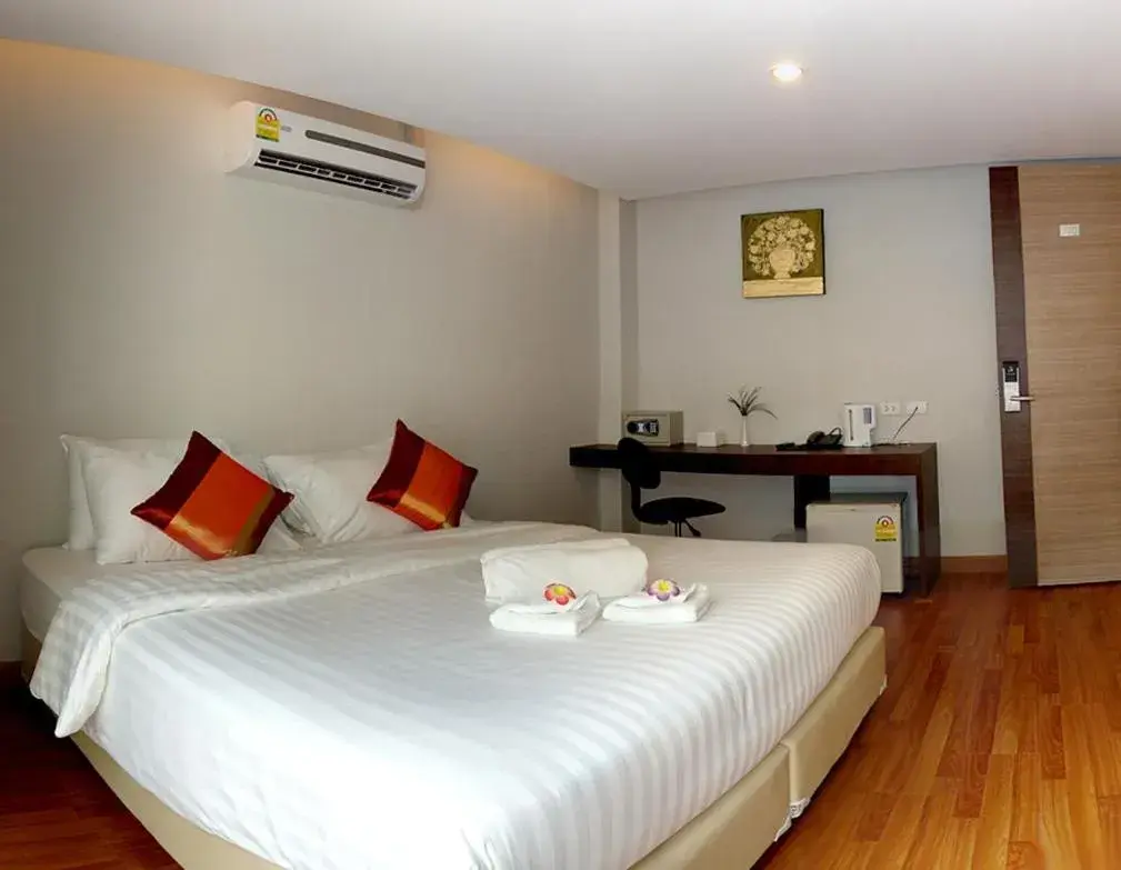 Bed in Nantra Sukhumvit 39 Hotel