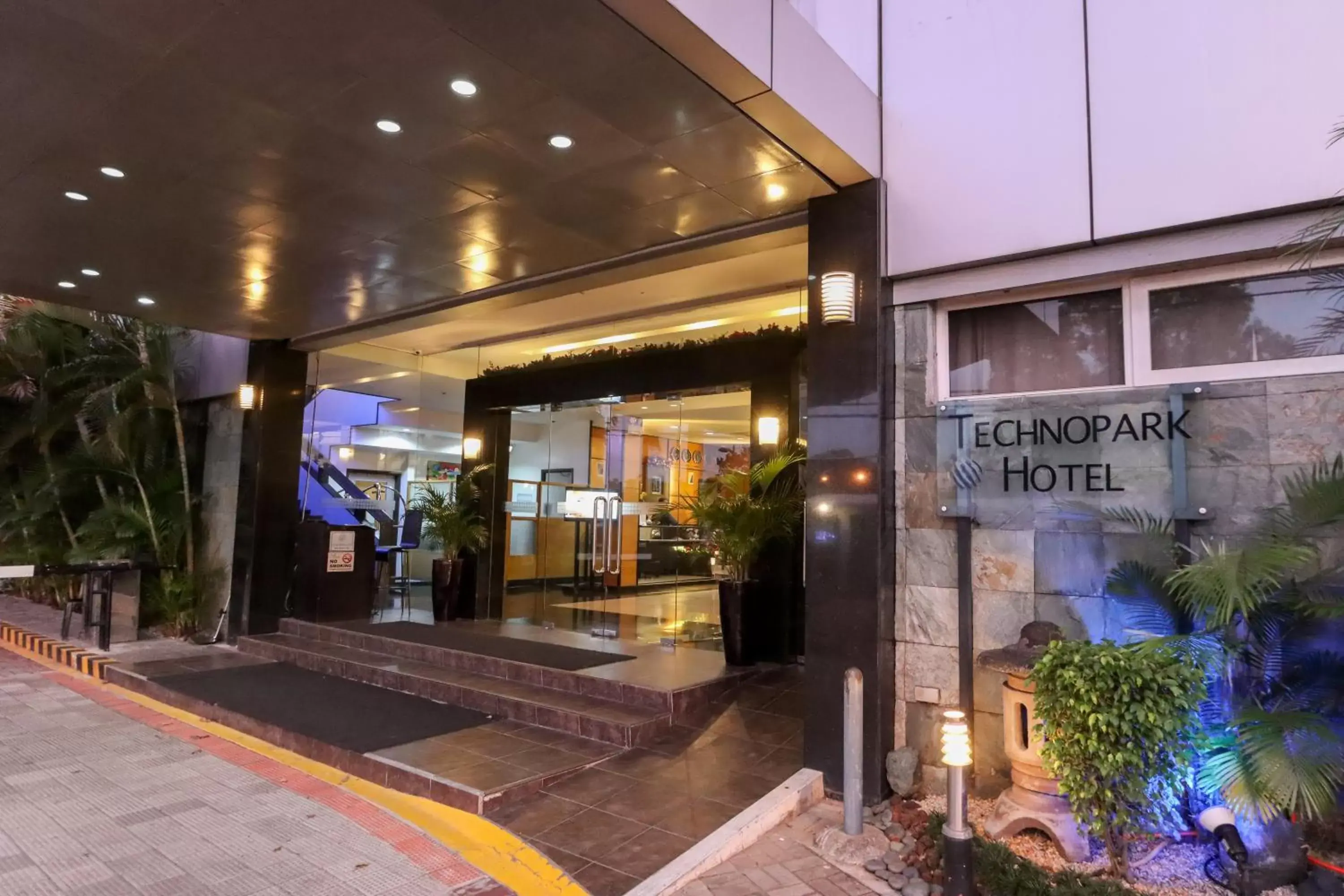 Facade/entrance in Technopark Hotel