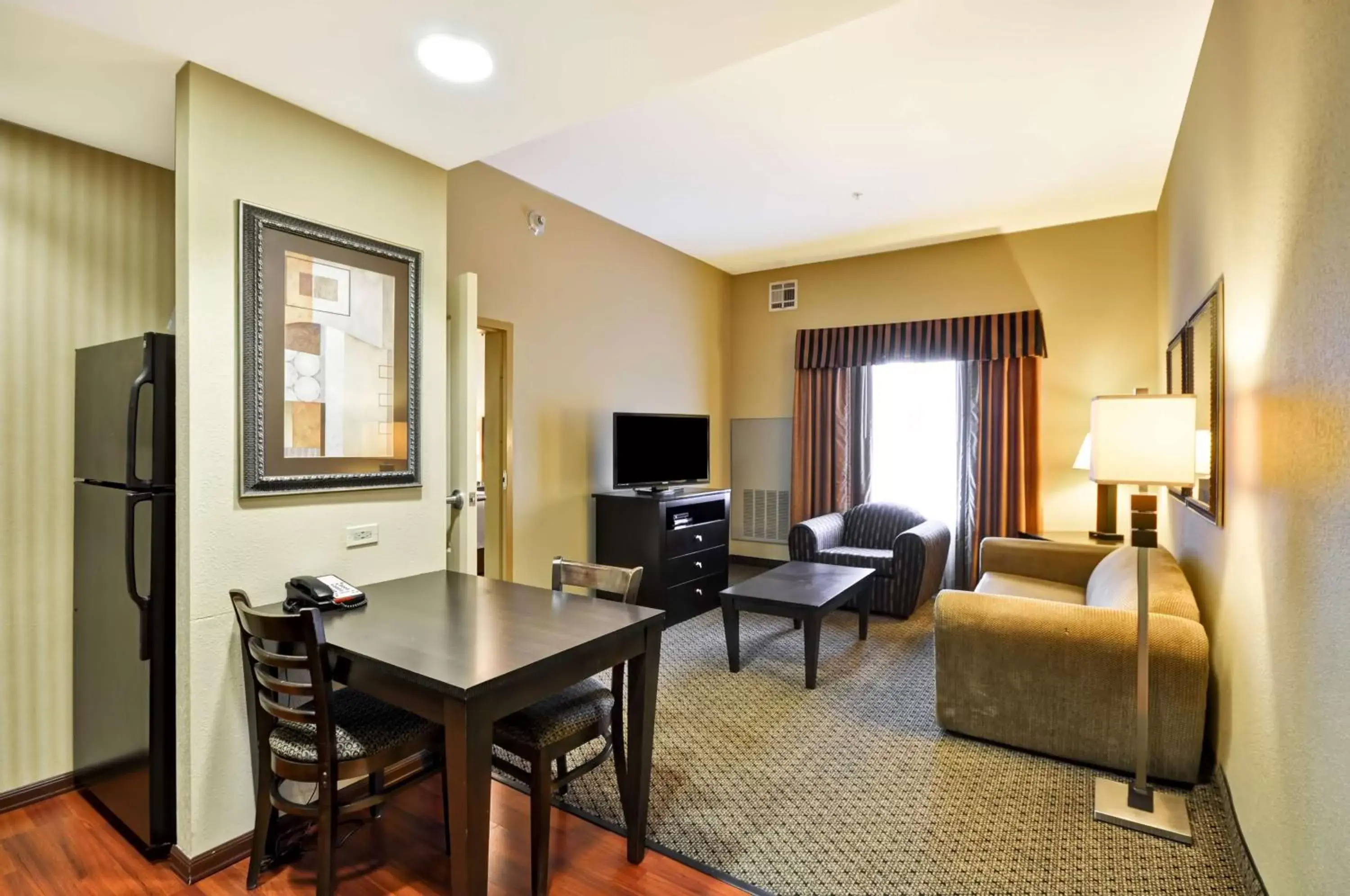 Kitchen or kitchenette, Seating Area in Homewood Suites by Hilton Tulsa-South