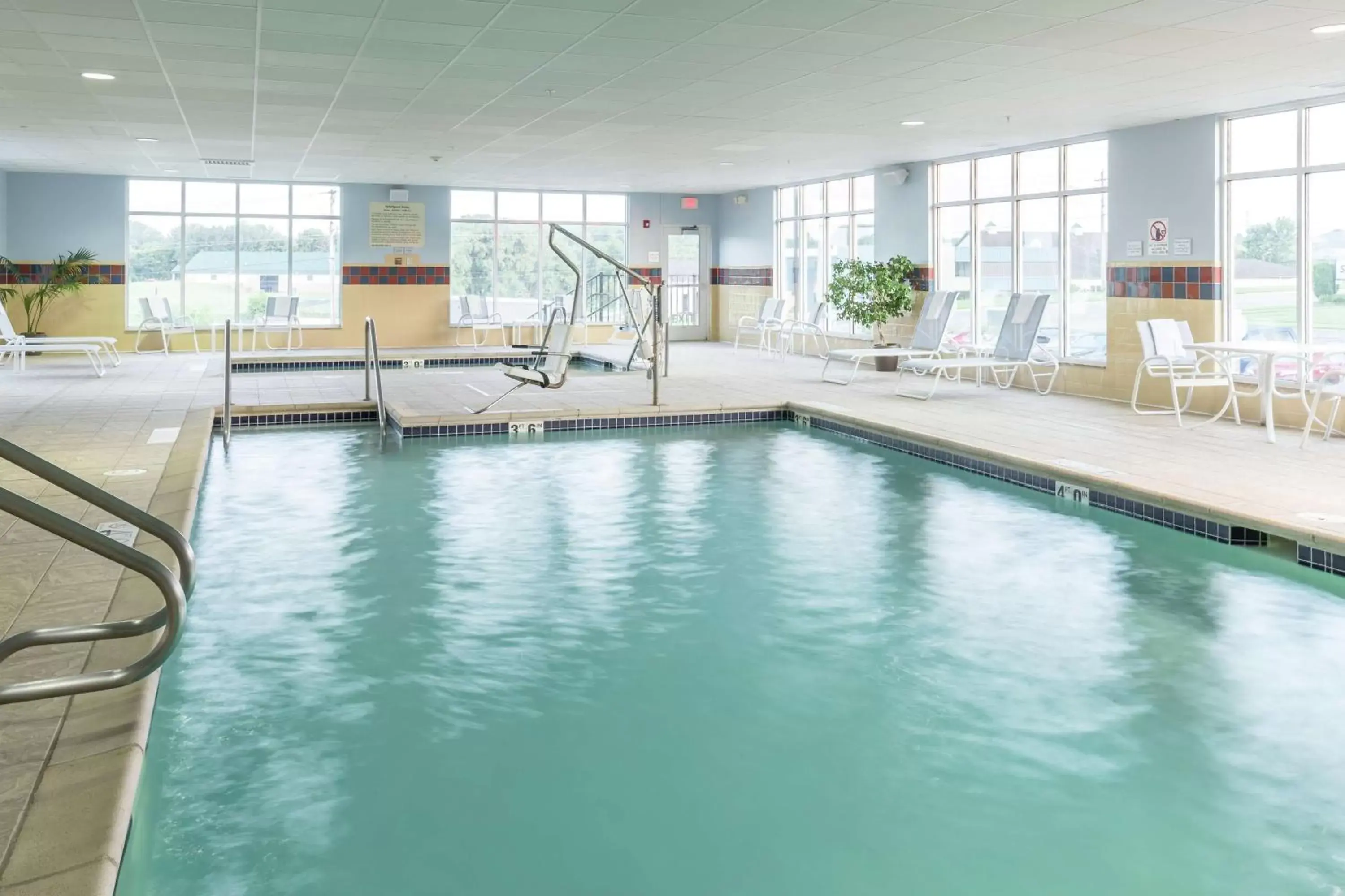 Pool view, Swimming Pool in Hampton Inn & Suites Rochester-North