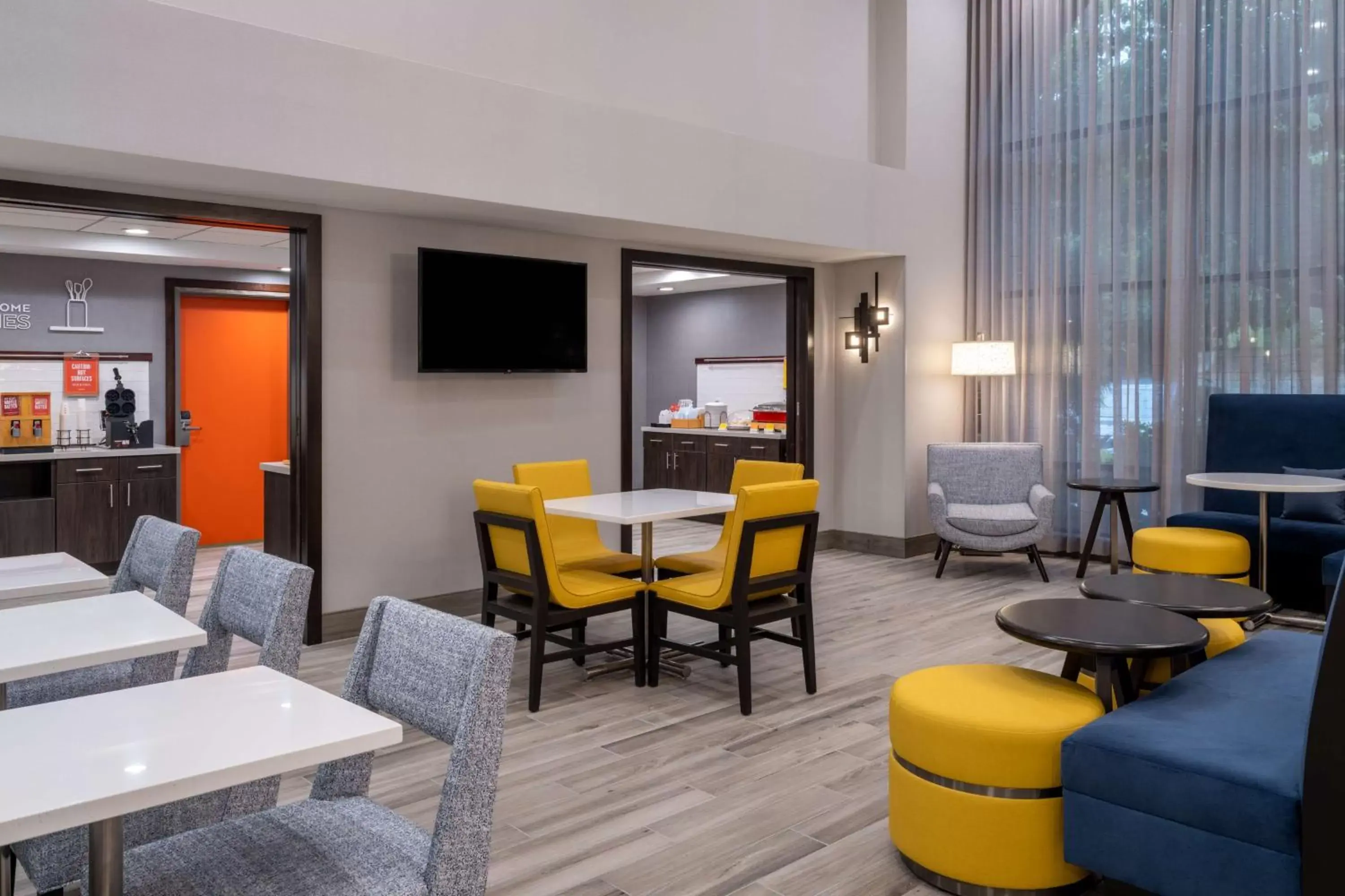 Lobby or reception, Lounge/Bar in Hampton Inn & Suites Agoura Hills