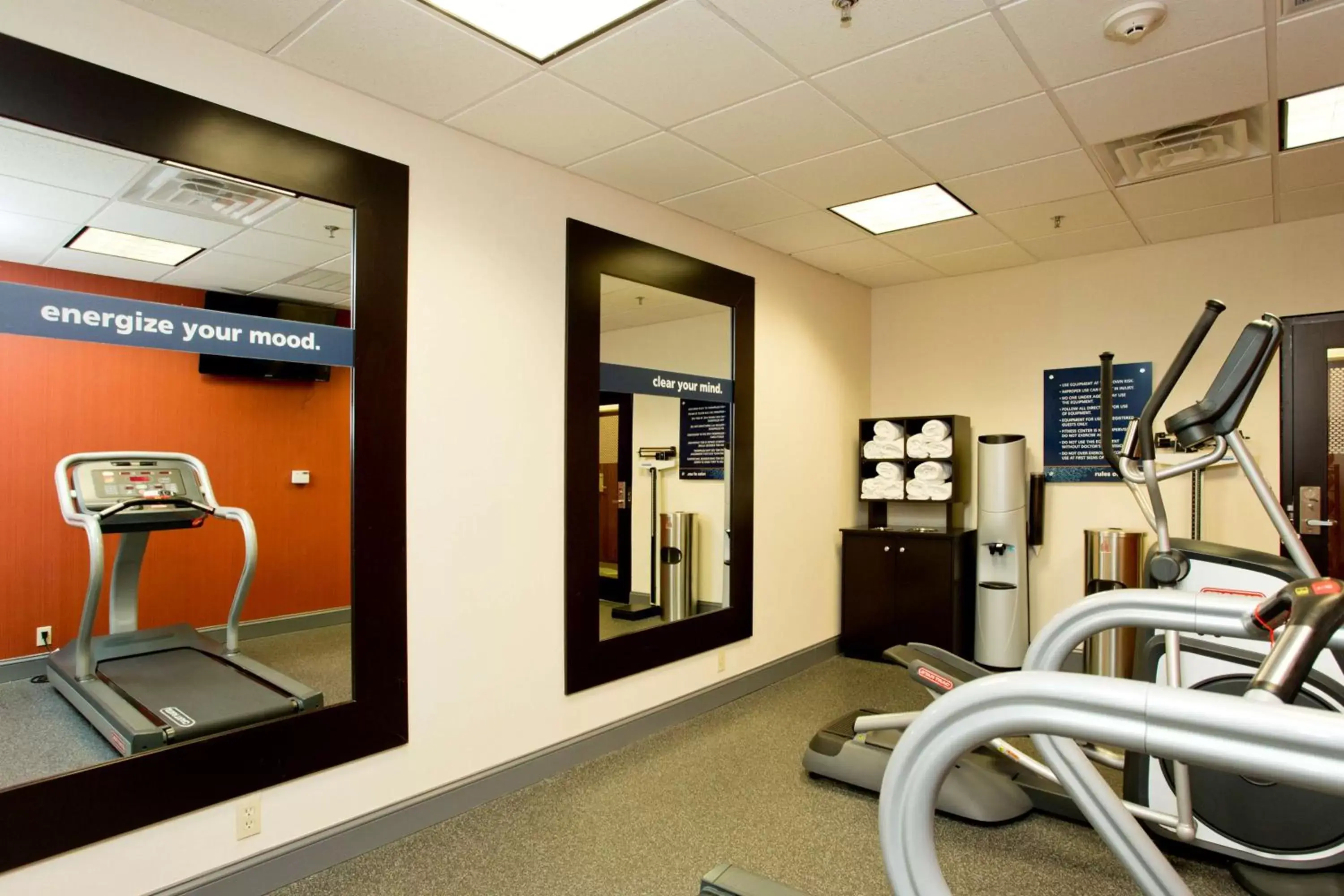 Fitness centre/facilities in Hampton Inn Inwood Fitness centre/facilities in Hampton Inn Inwood