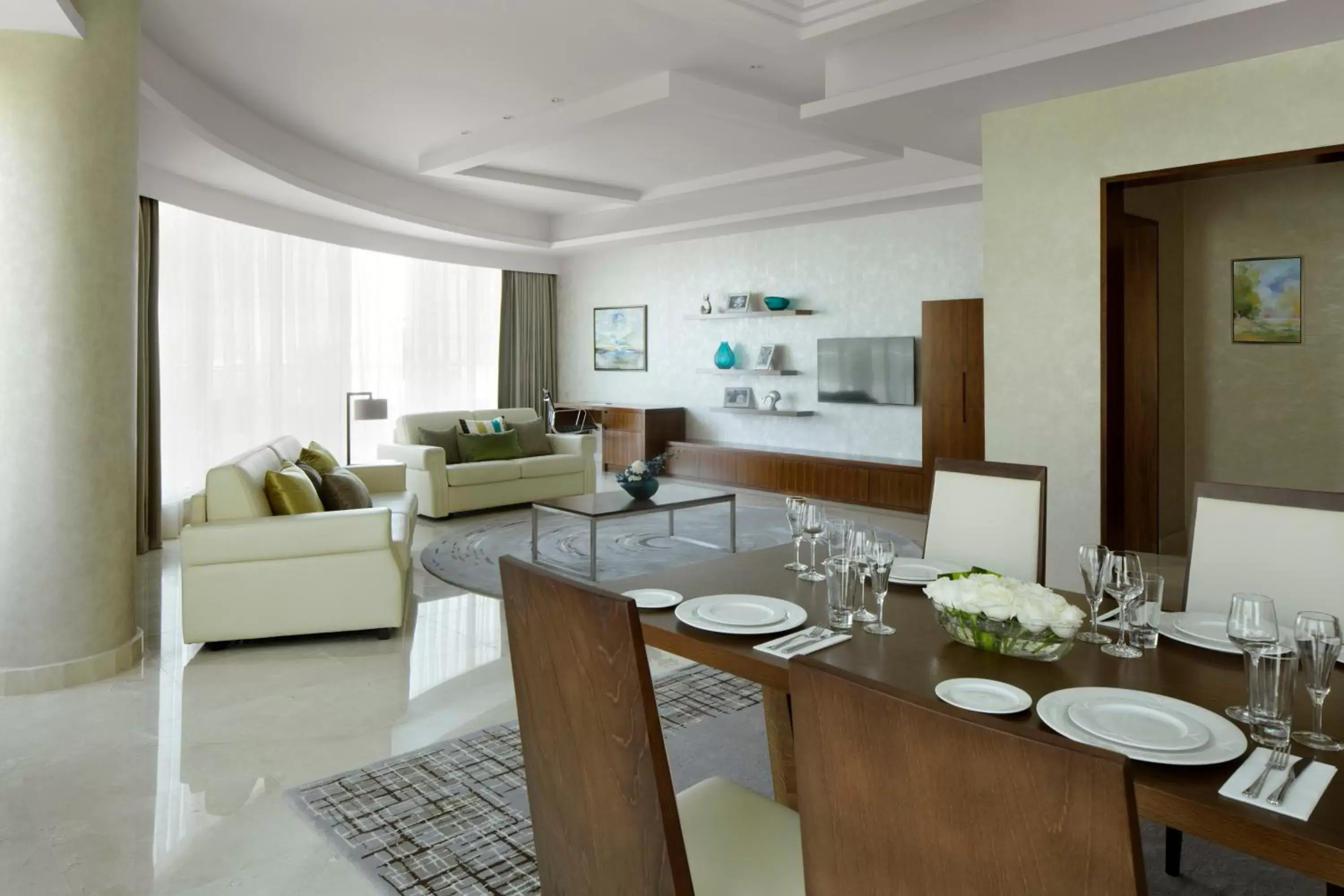 TV and multimedia, Dining Area in Jumeira Rotana – Dubai