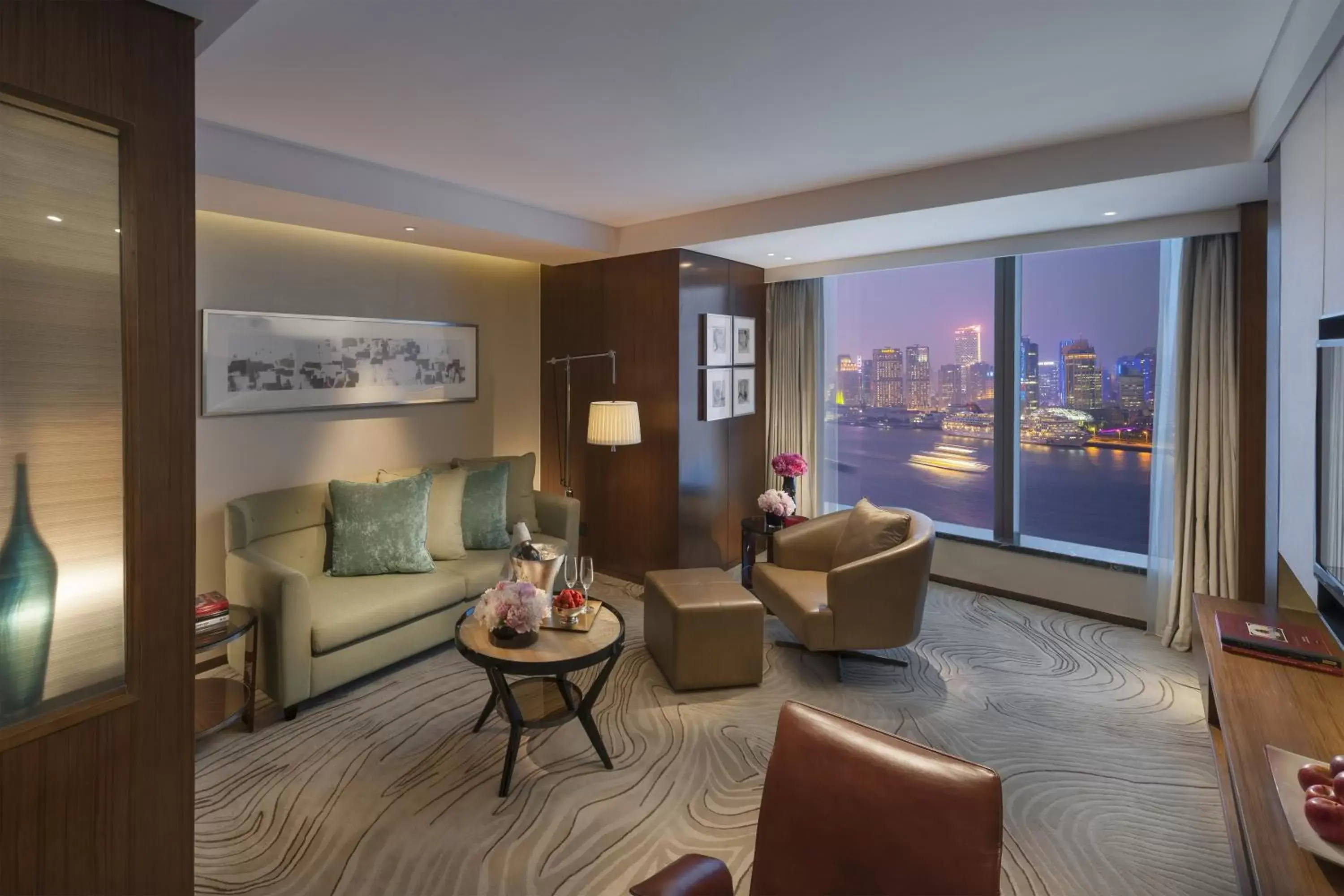 Living room, Seating Area in Mandarin Oriental Pudong, Shanghai