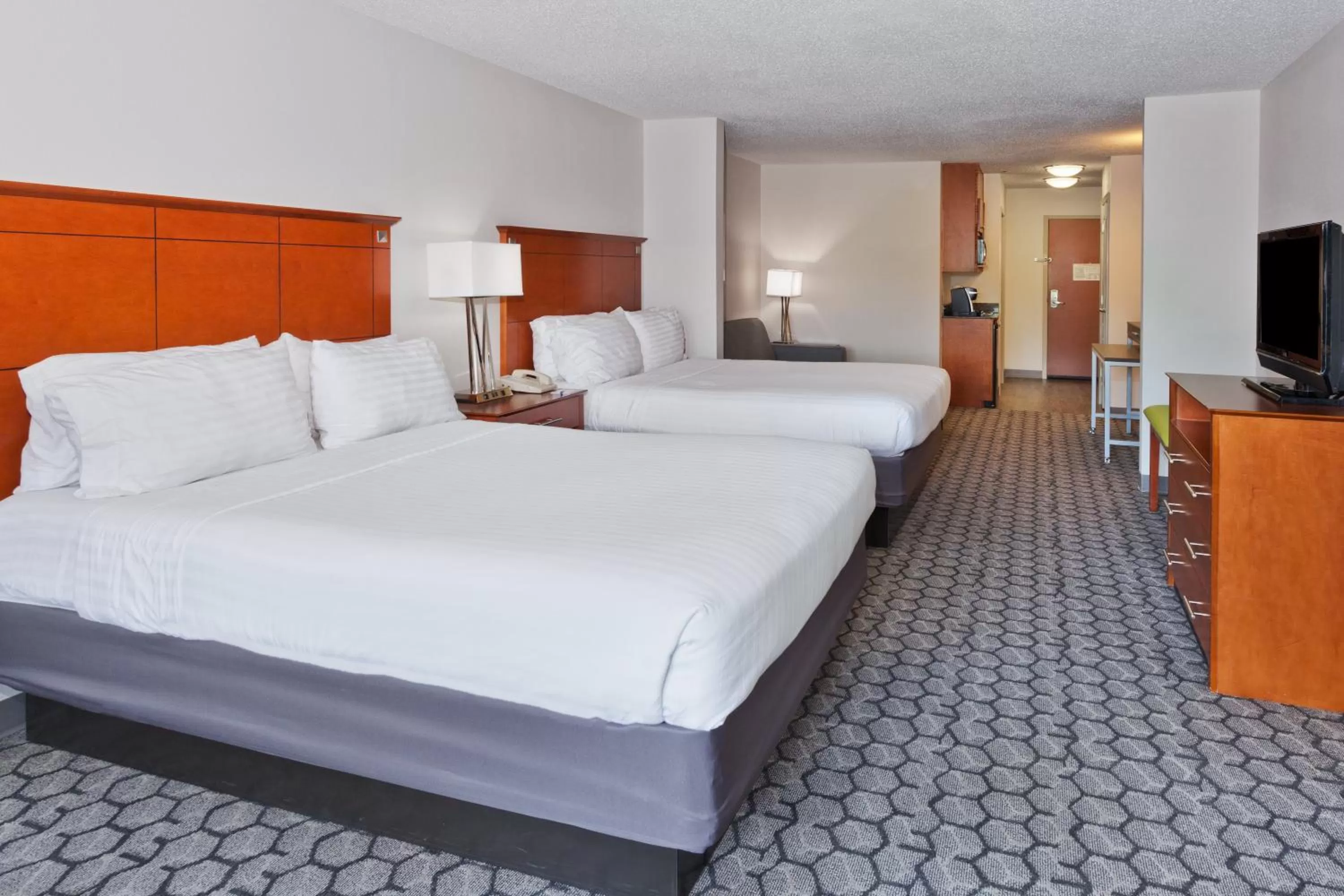 Photo of the whole room, Bed in Holiday Inn Express Phenix City-Fort Benning by IHG