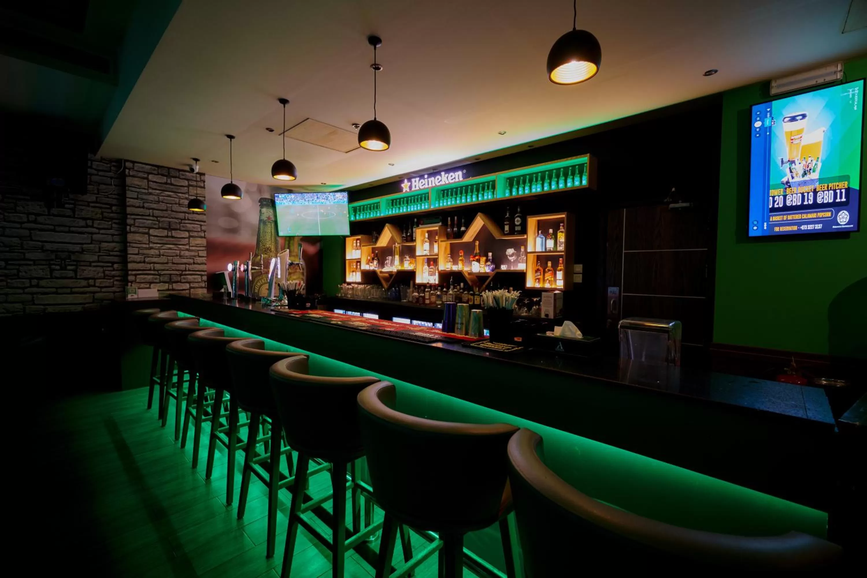 People in Arman Hotel Juffair Mall