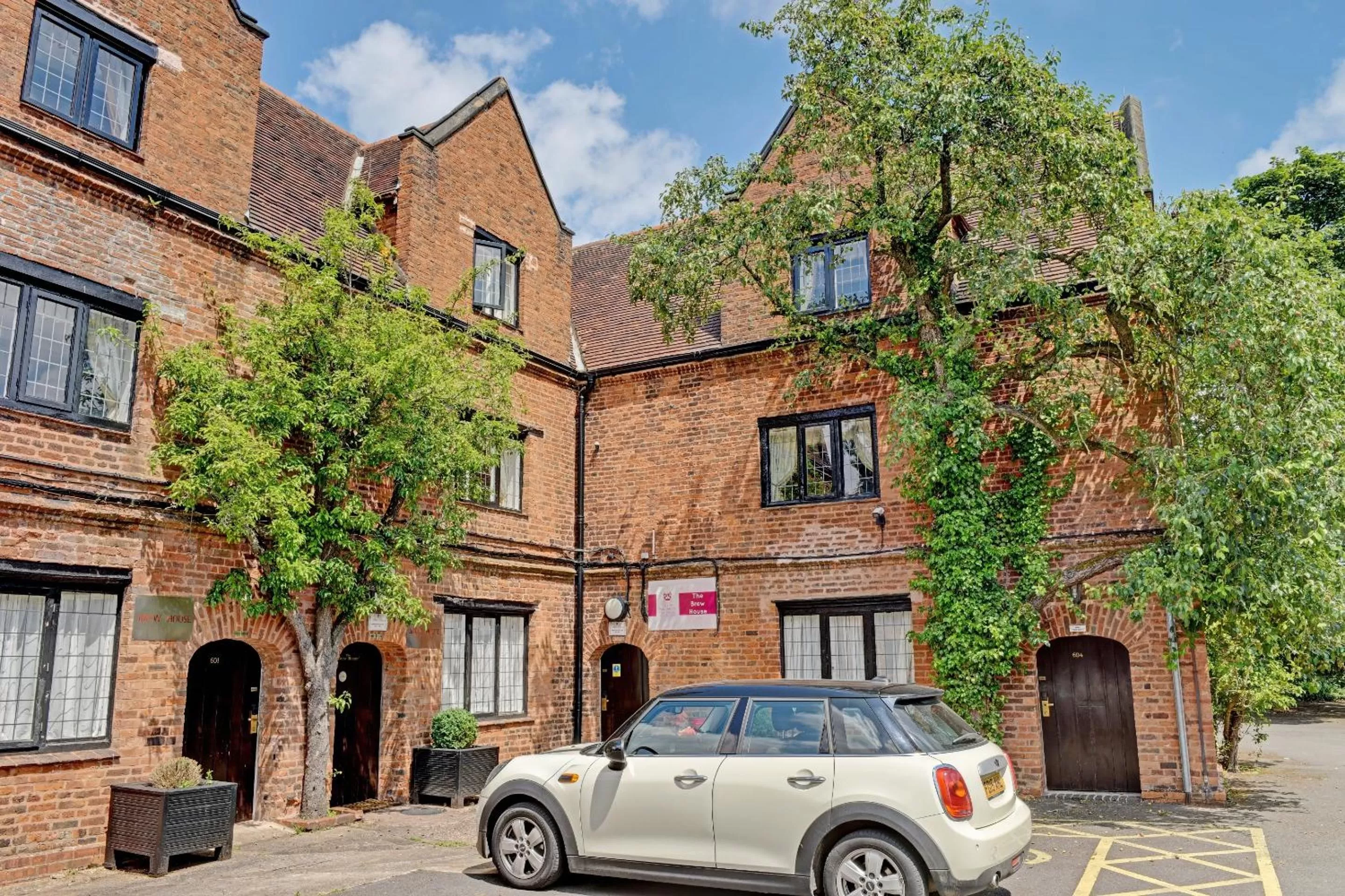 Property Building in OYO Dovecote Hotel