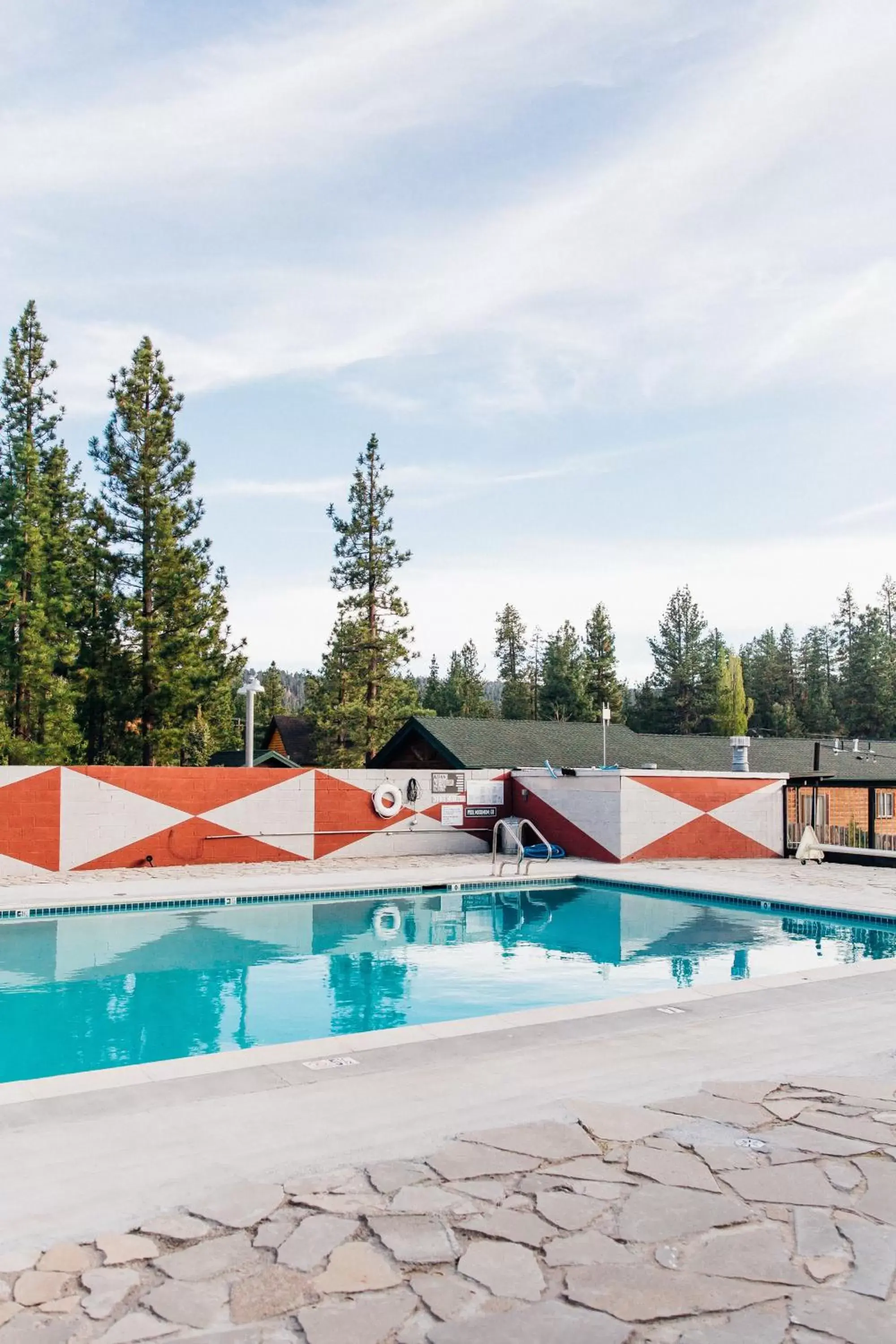 Swimming Pool in Noon Lodge