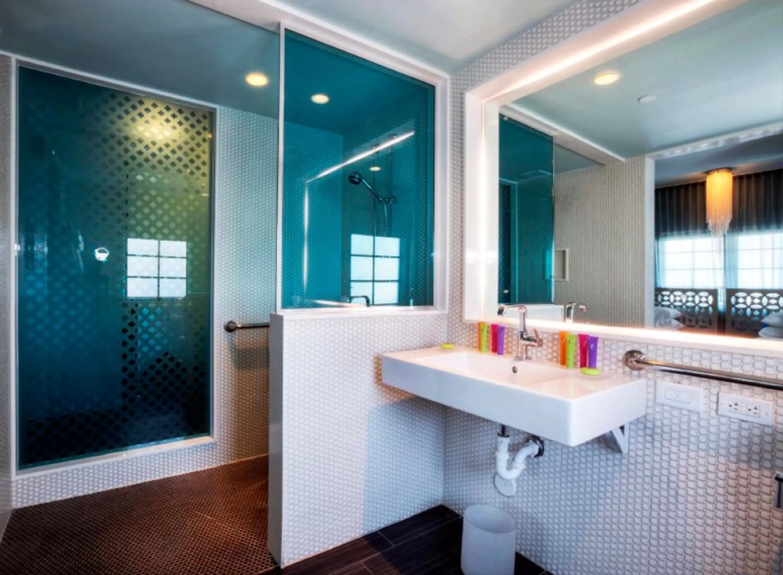 Shower, Bathroom in Dream South Beach, Part Of Hyatt