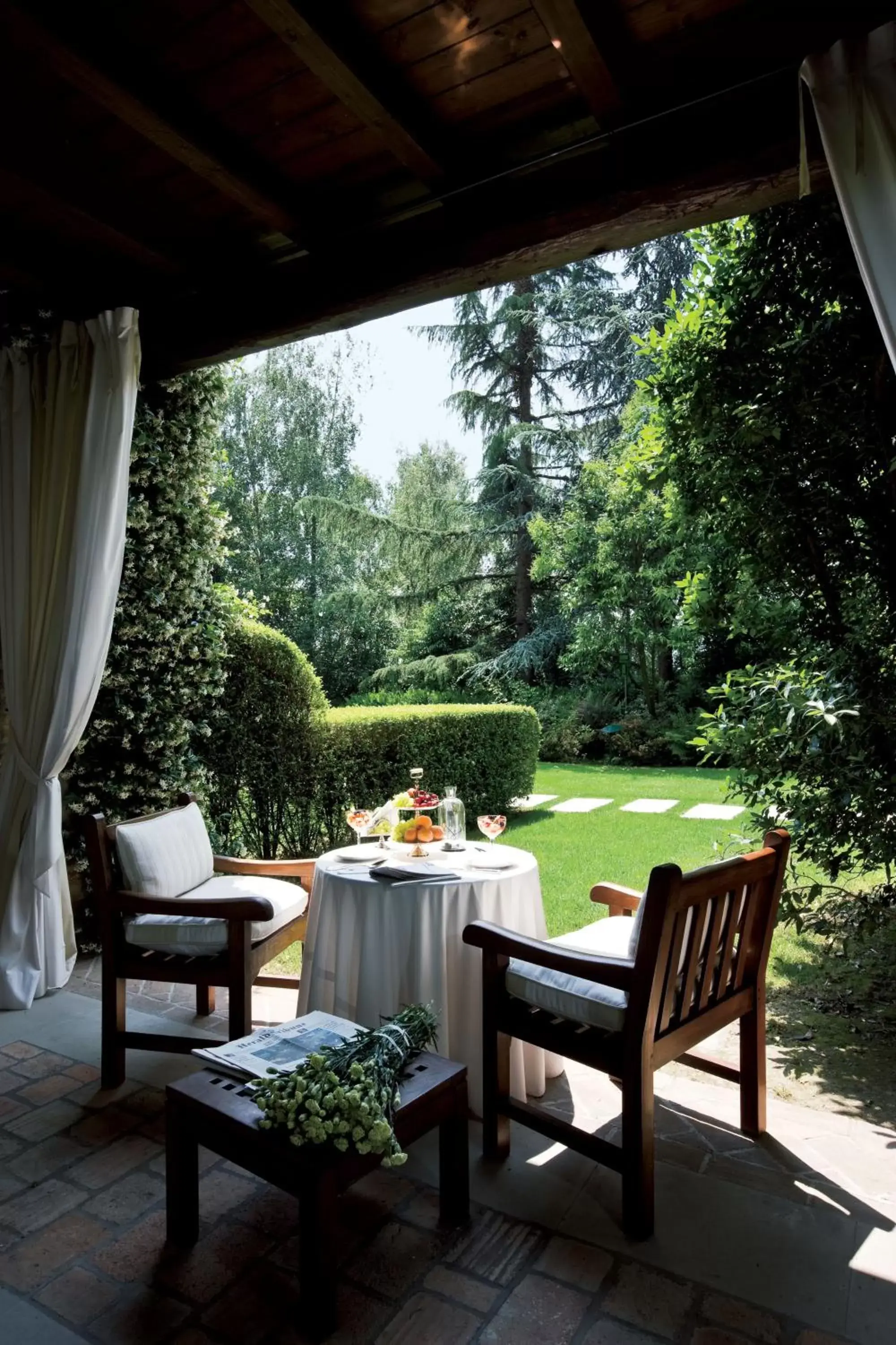 Patio, Restaurant/Places to Eat in L'Albereta Relais & Chateaux