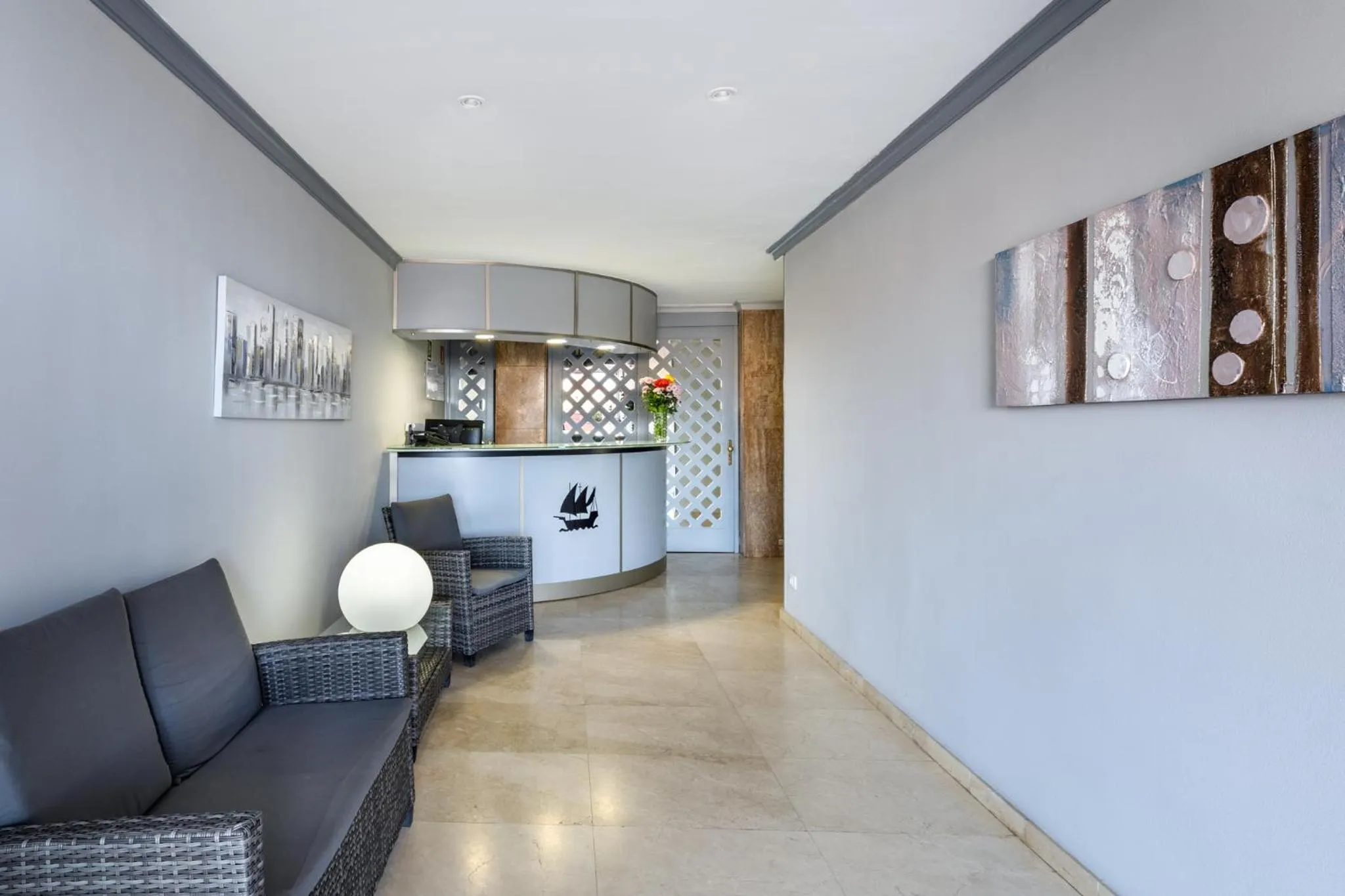 Lobby or reception in Apartamentos Colón Playa