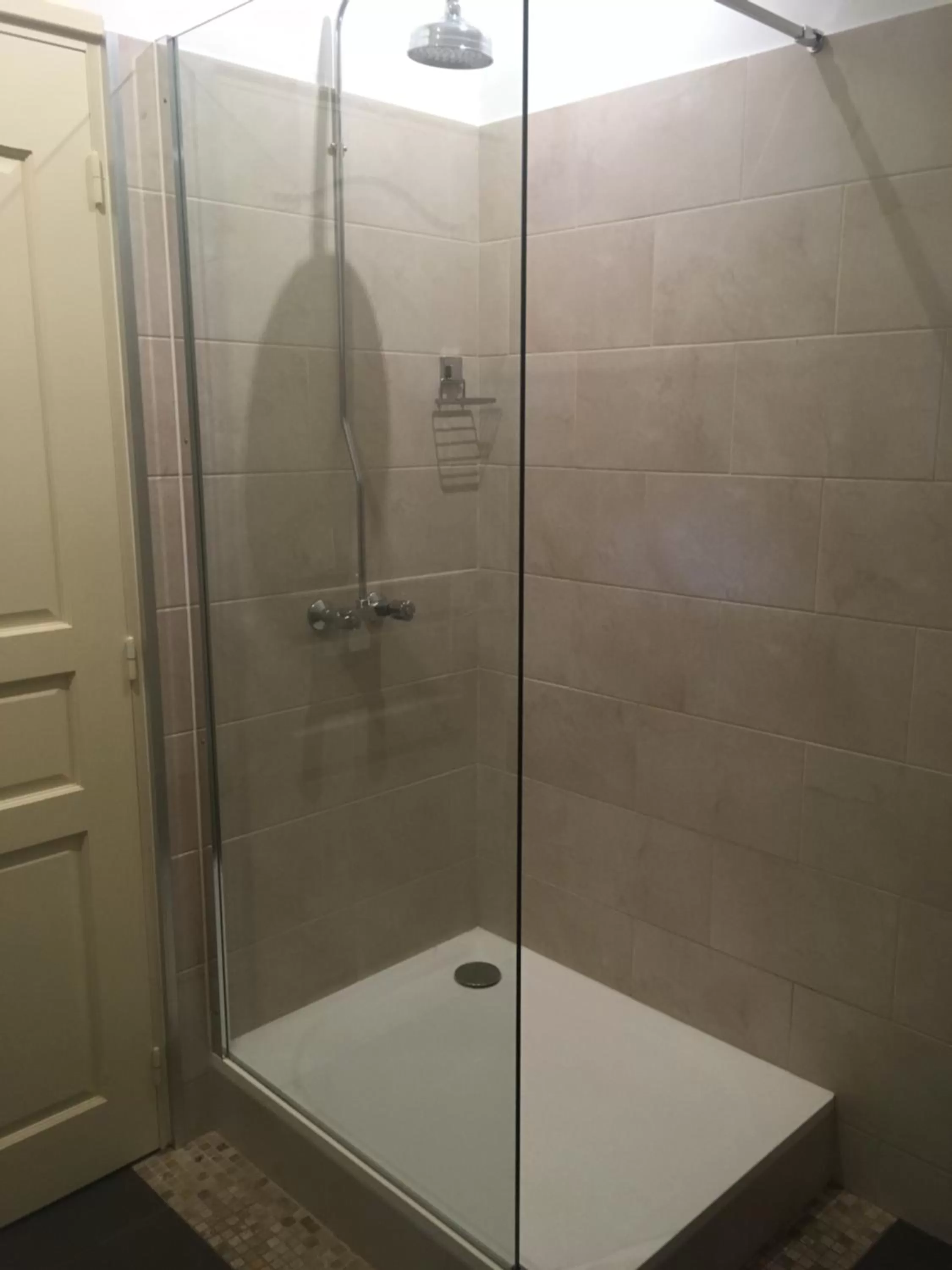 Shower in Caloupilé