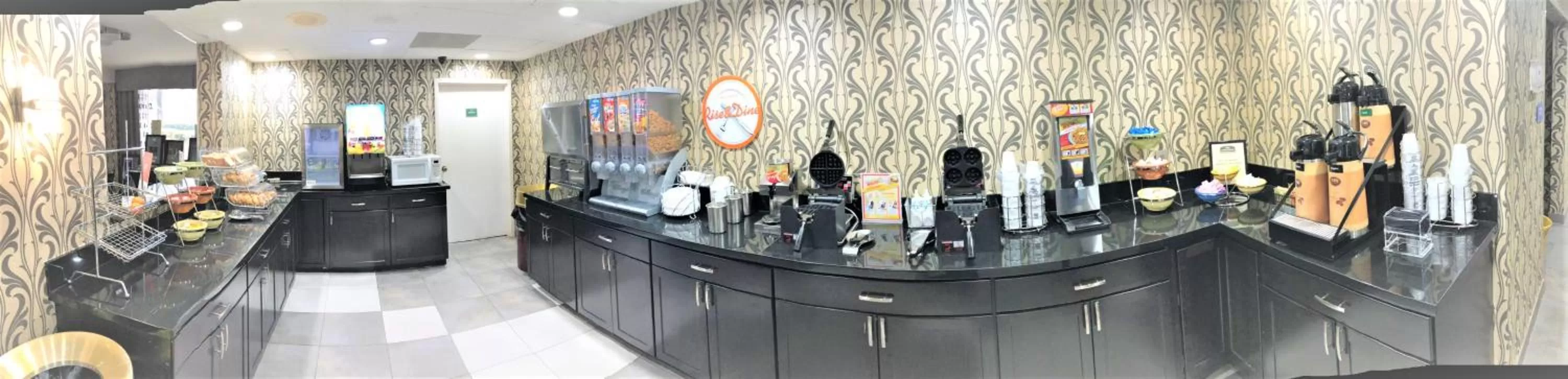 Breakfast in Howard Johnson by Wyndham Greensboro Near the Coliseum