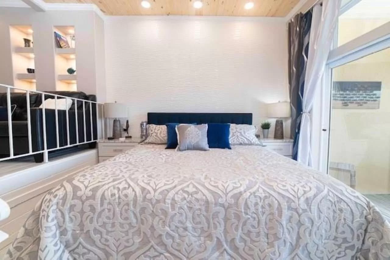 Bed in Inn at Camachee Harbor View 14