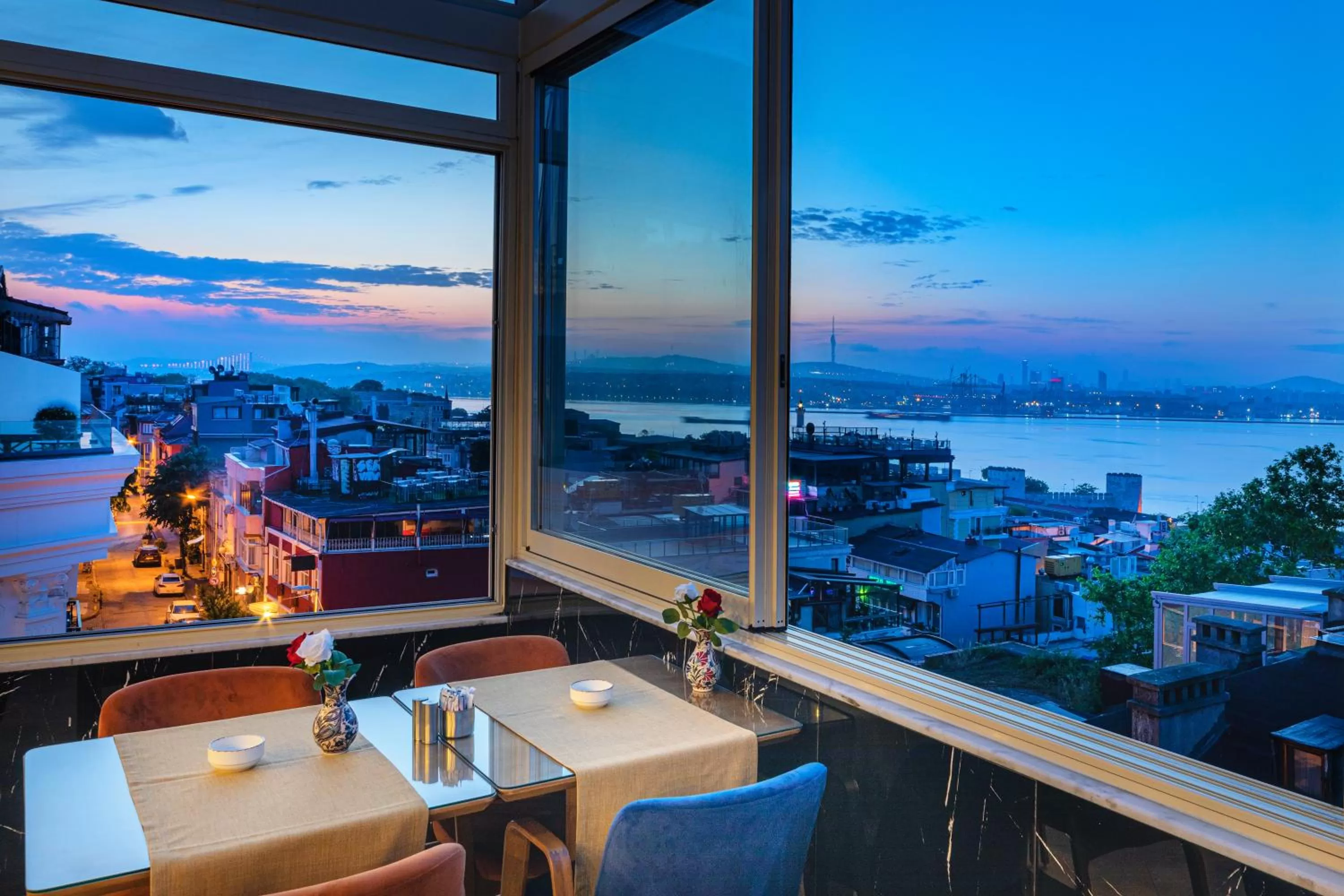 Restaurant/places to eat in Eastanbul Suites
