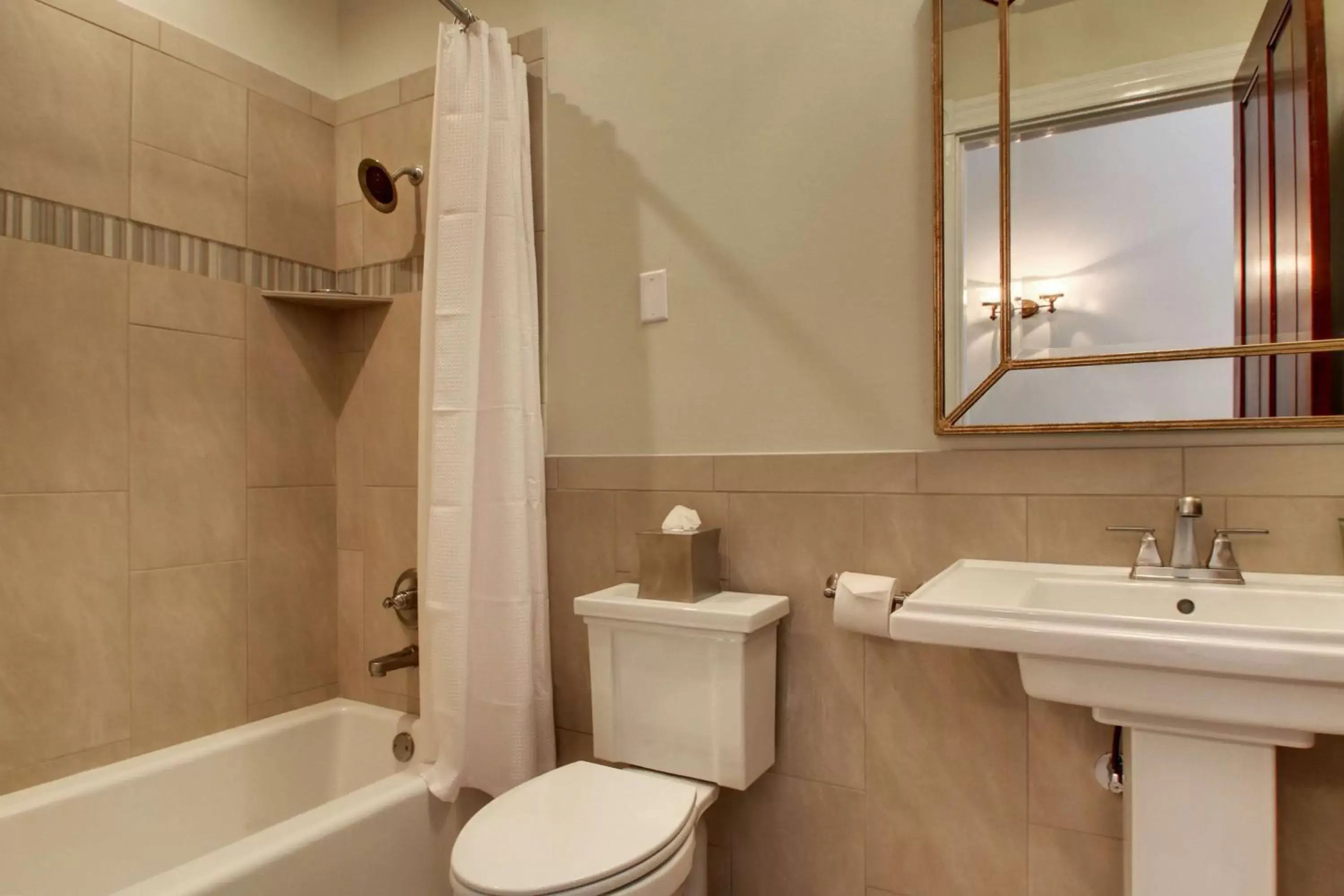 Bathroom in Hotel Finial BW Premier Collection Oxford - Anniston