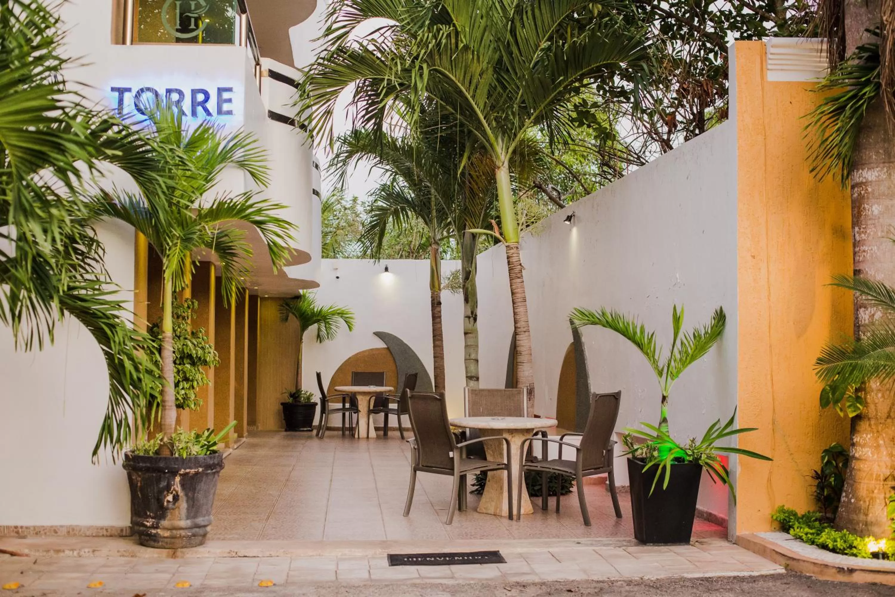 Hotel & Suites Country Valladolid