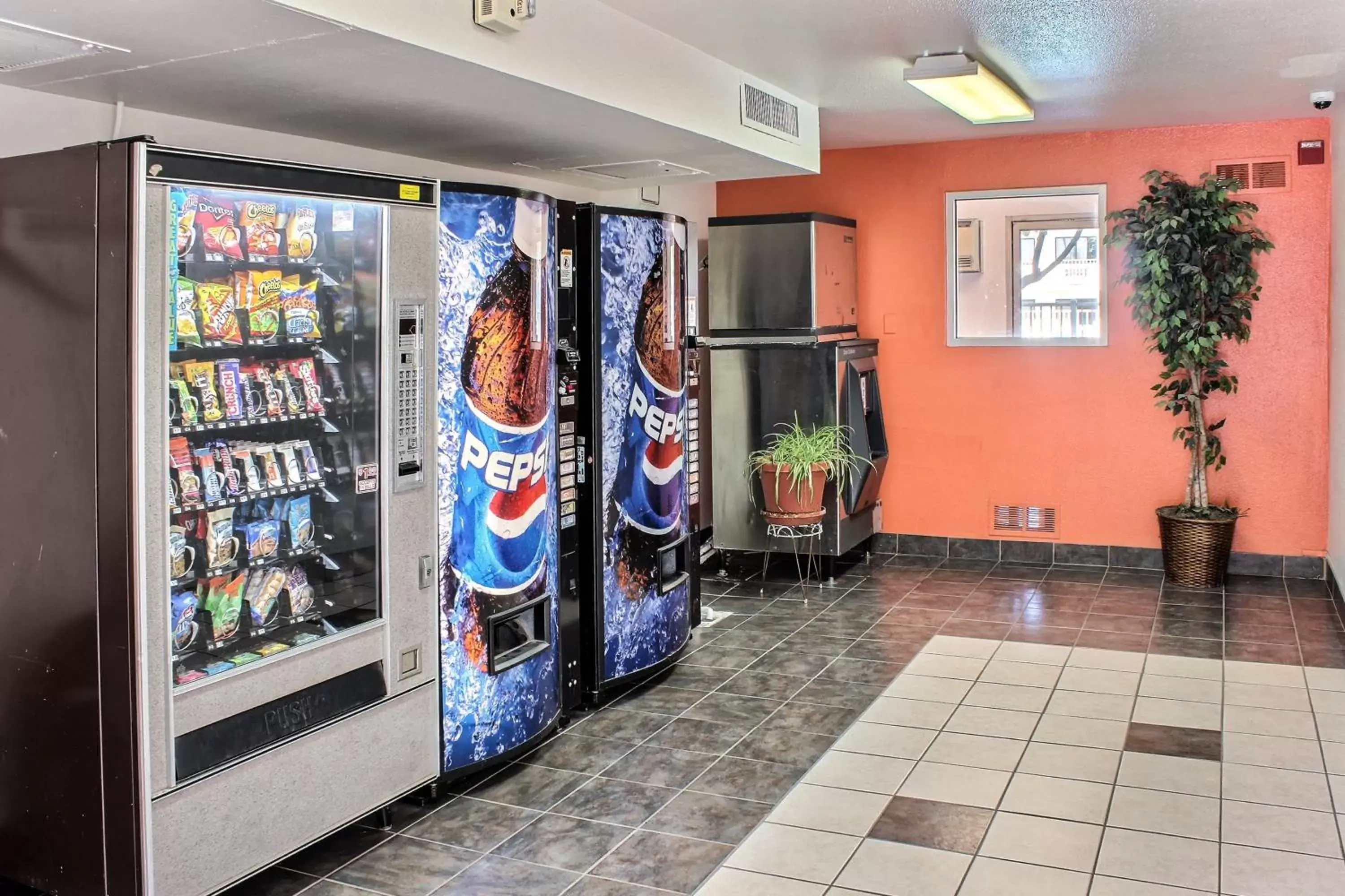 Other, Supermarket/Shops in Motel 6-King City, CA