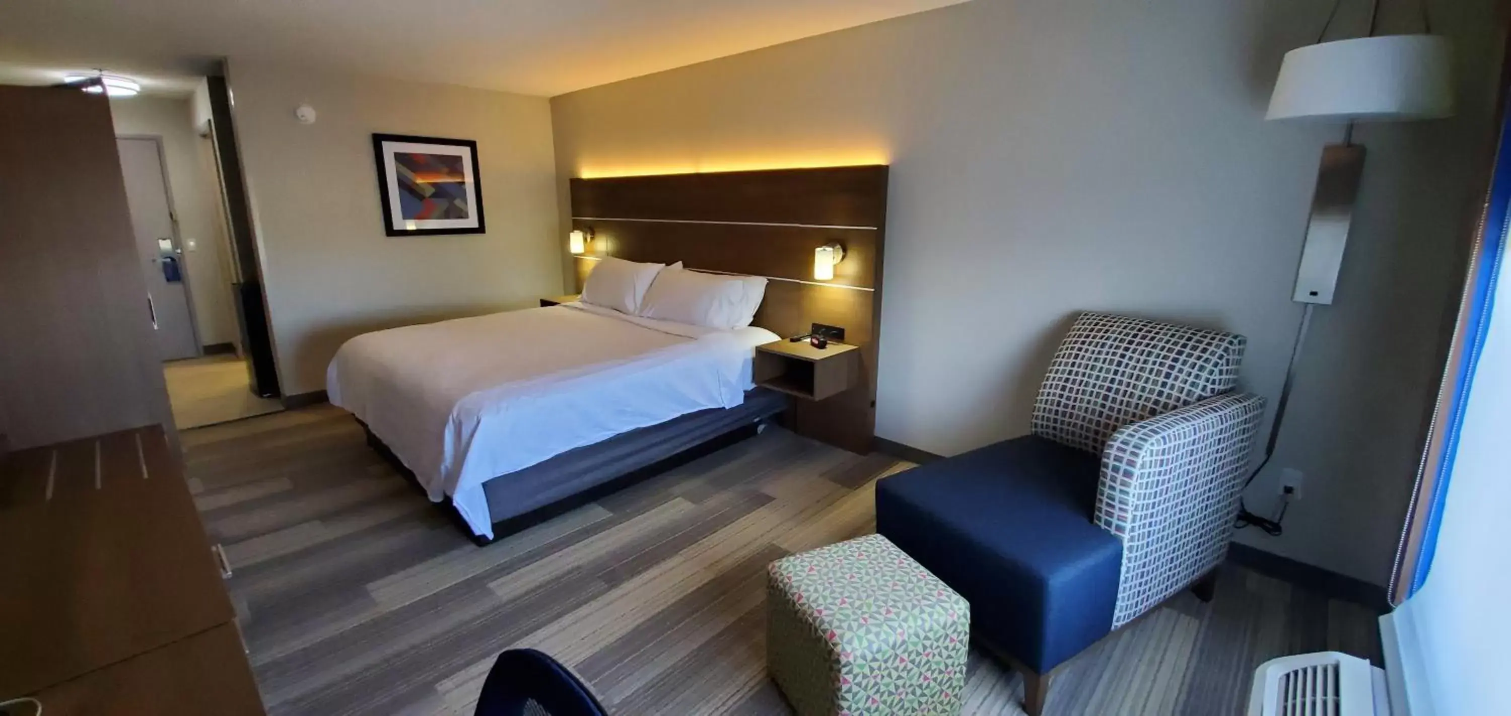 Photo of the whole room, Bed in Holiday Inn Express Hotel & Suites Kinston, an IHG Hotel