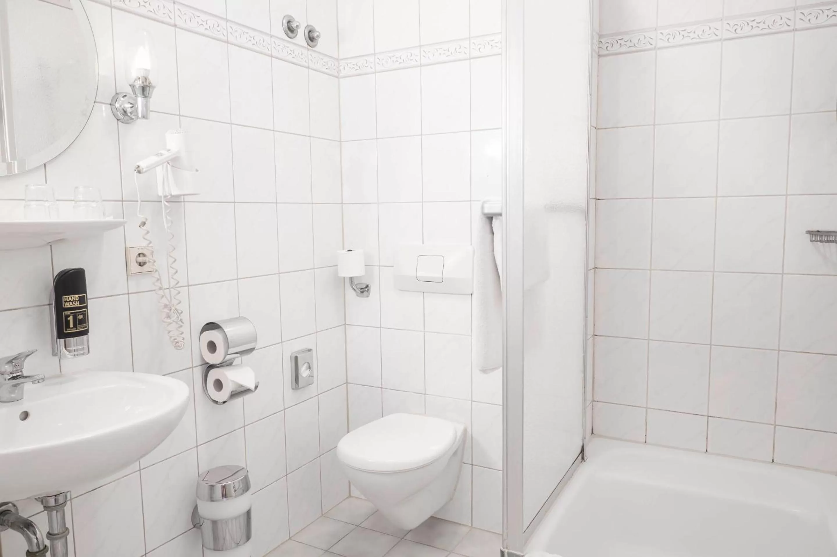 Toilet in Hotel Astoria Stuttgart City