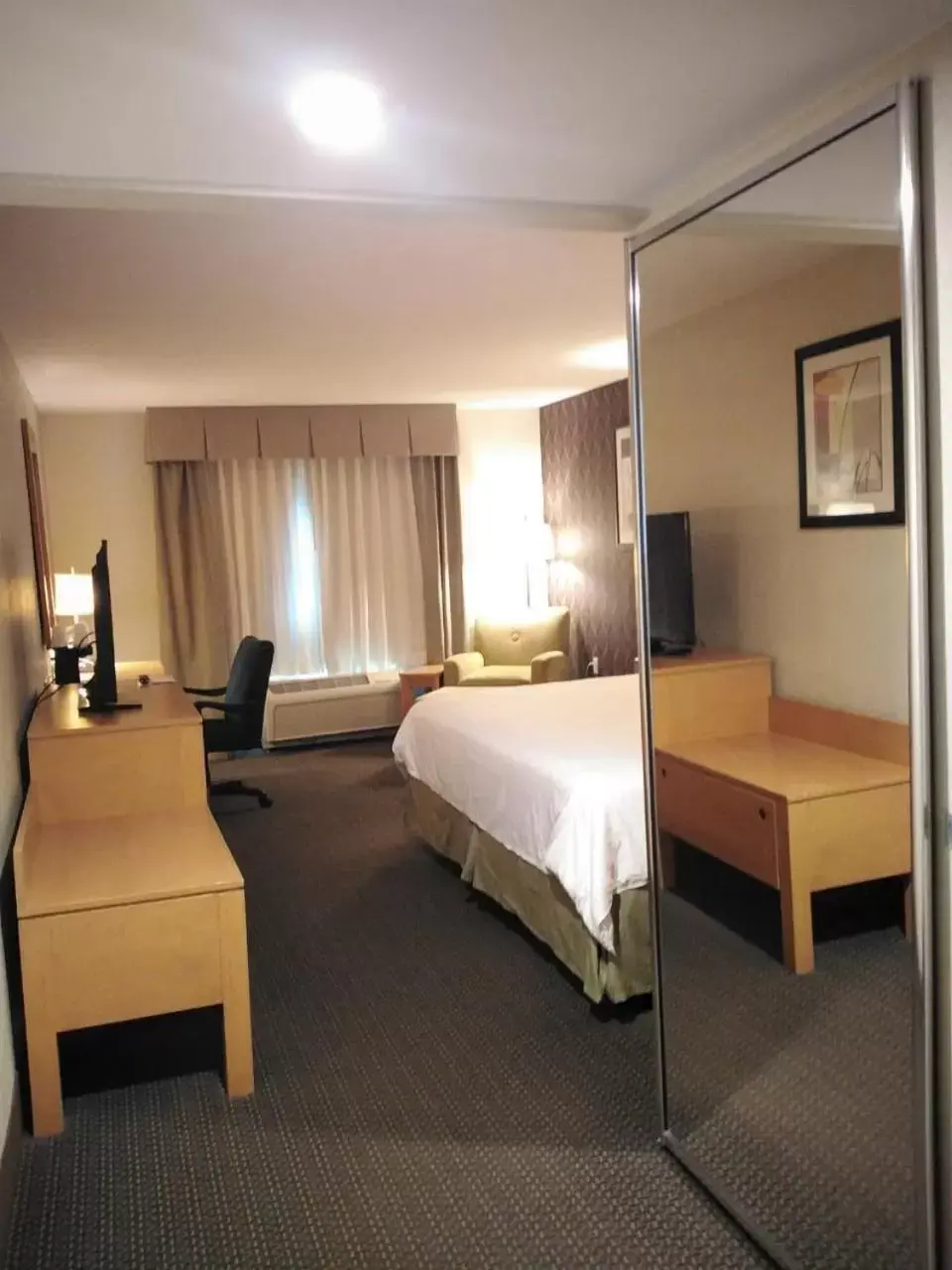 Photo of the whole room, Bed in Holiday Inn Express & Suites Monterrey Aeropuerto, an IHG Hotel