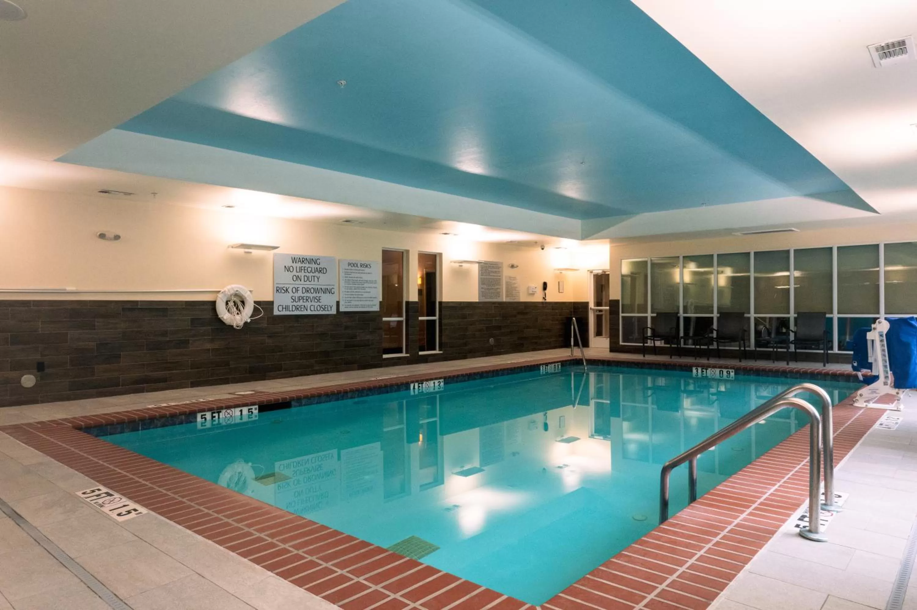 Swimming pool in Fairfield Inn & Suites by Marriott Atlanta Fairburn