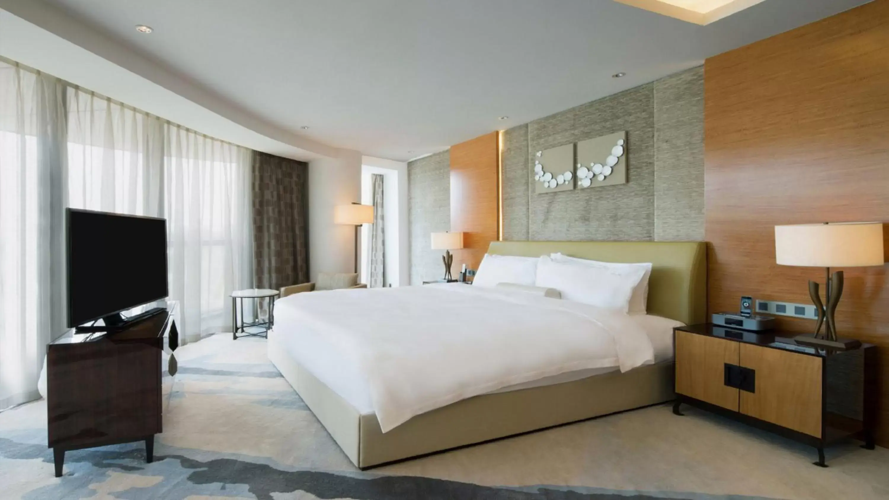 Photo of the whole room in Holiday Inn Nanjing Xuanwu Lake, an IHG Hotel