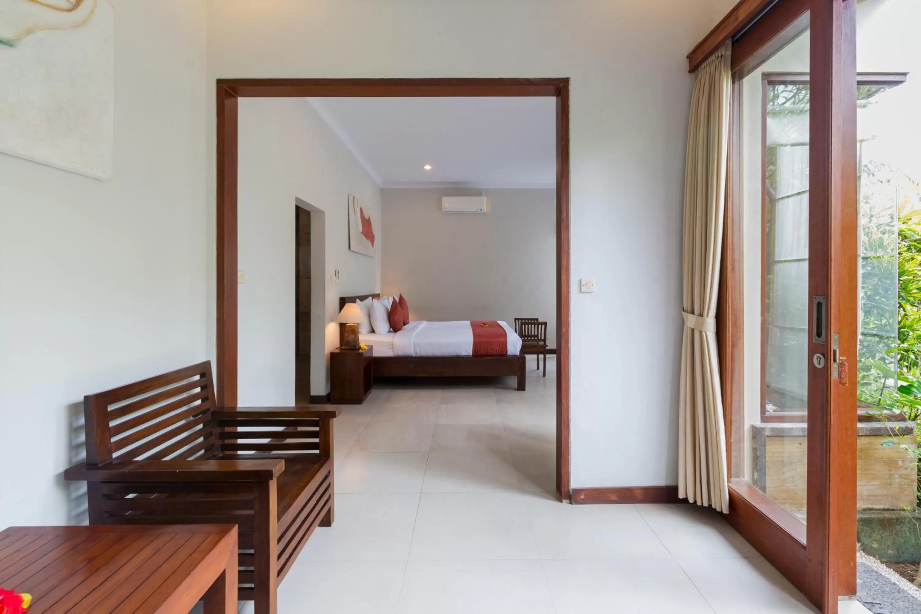 Photo of the whole room, Bed in Abipraya Ubud