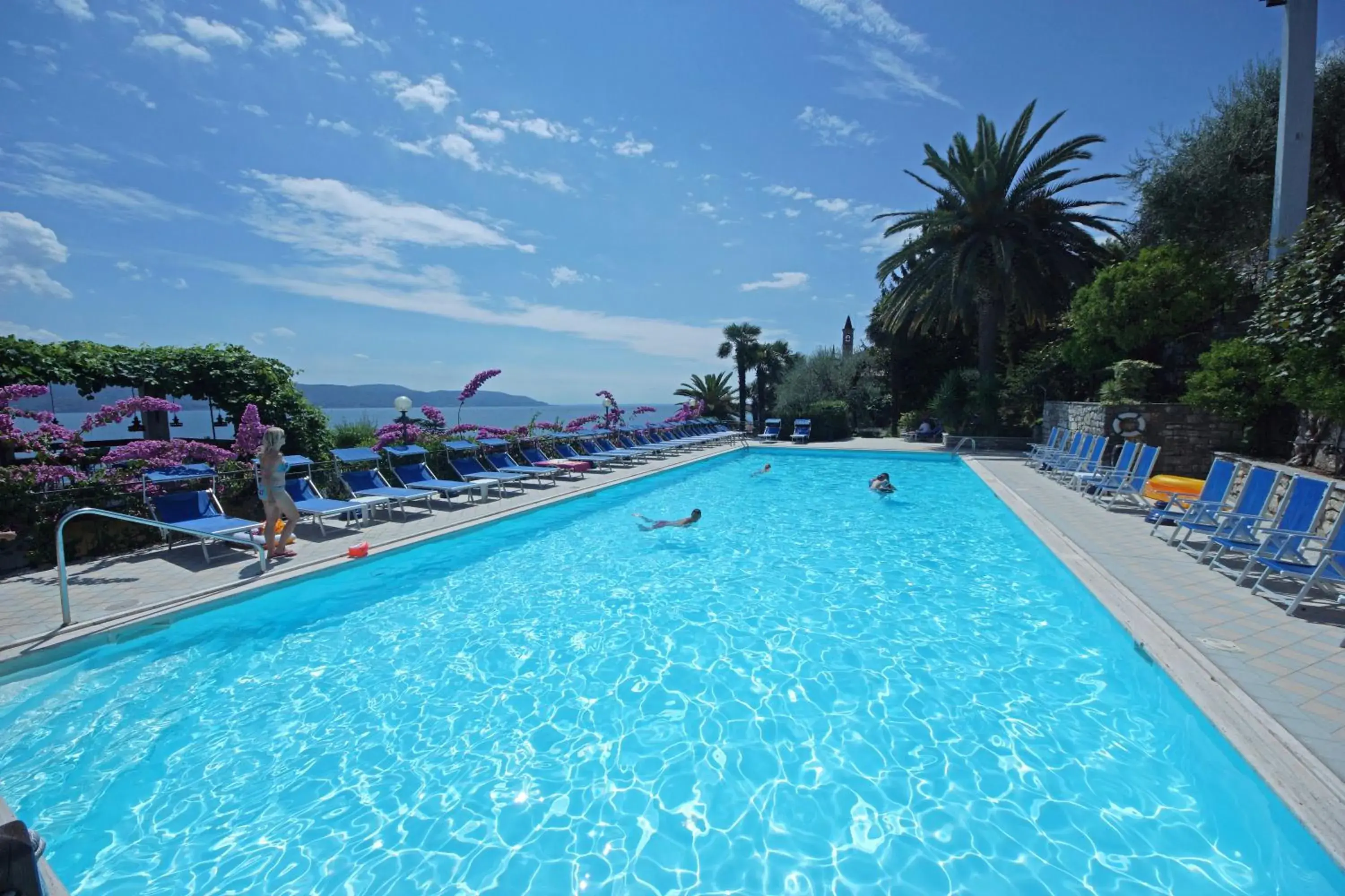 Lake view, Swimming Pool in Hotel Palazzina