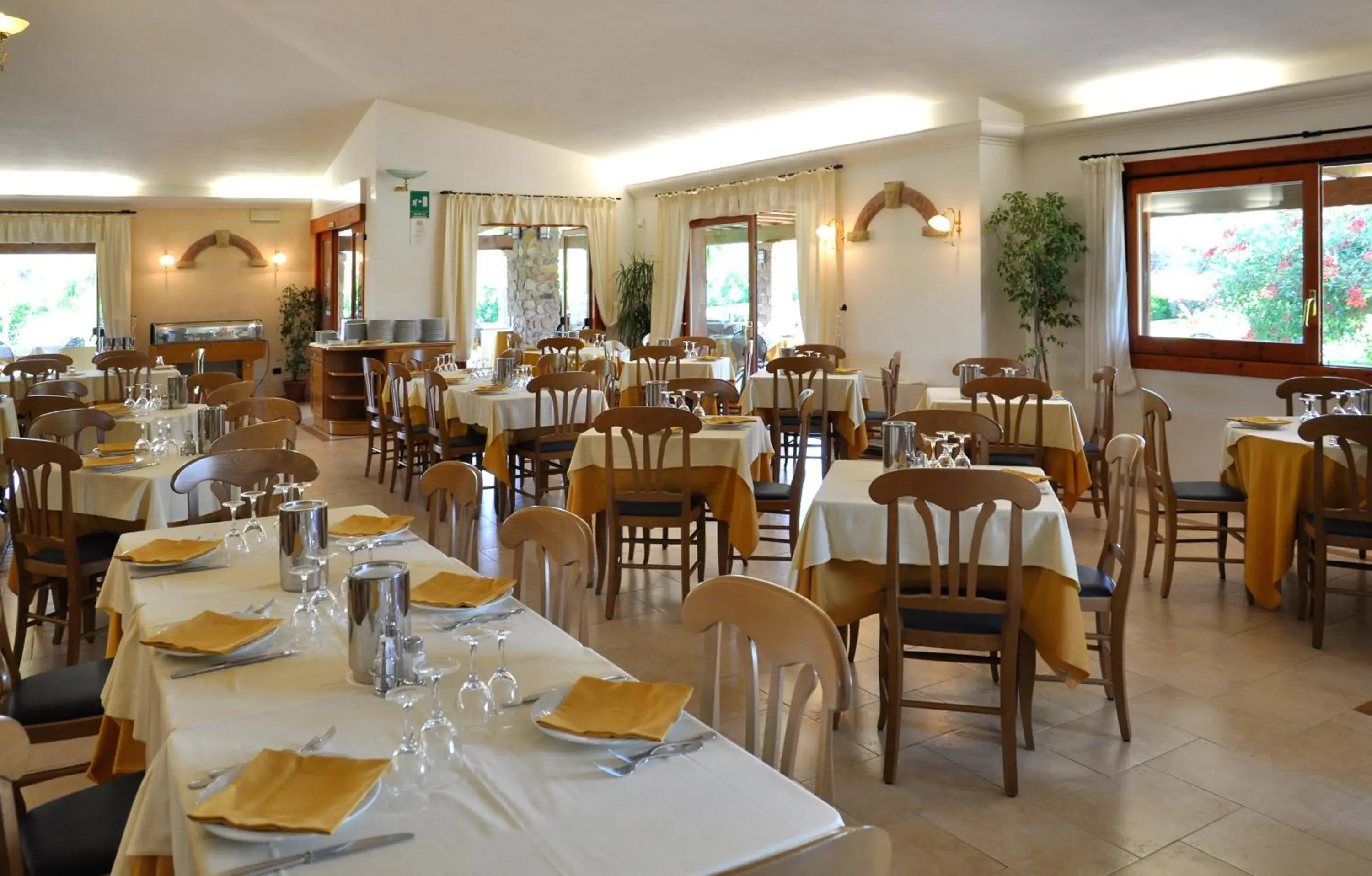 Restaurant/Places to Eat in Le Anfore Hotel