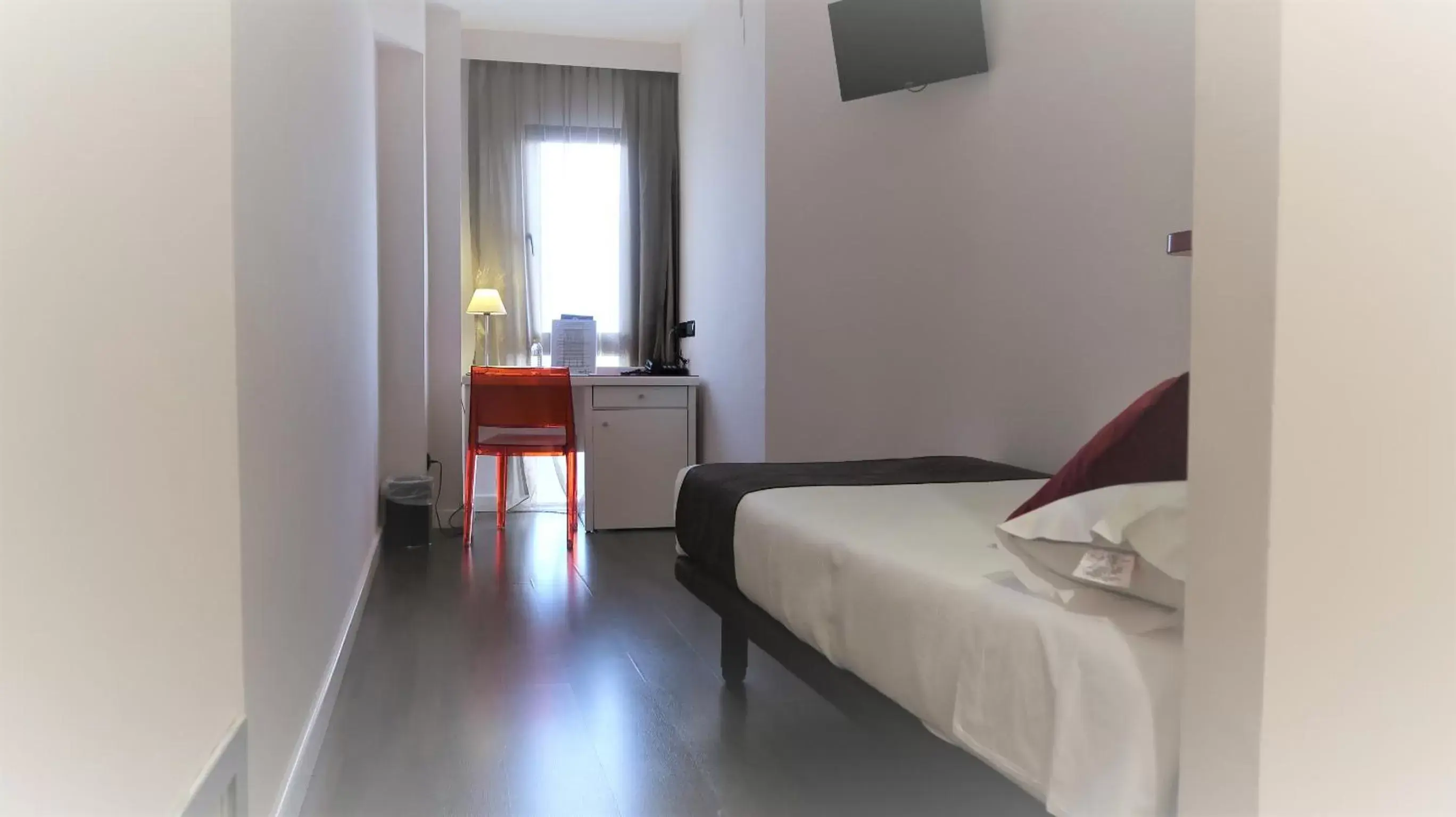 Bedroom, Bed in Hotel Teruel Plaza