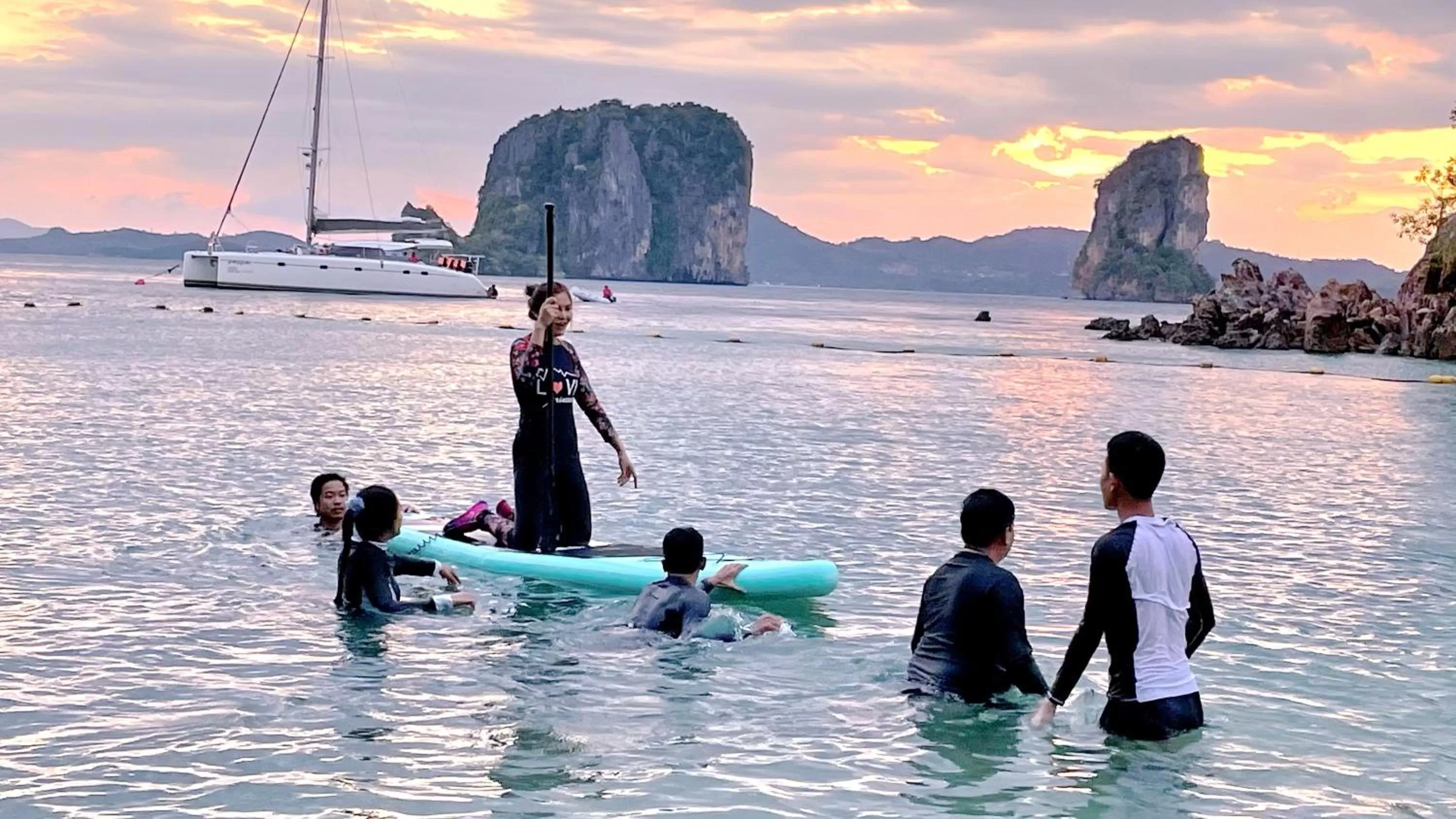 group of guests in Doo Dee Boutique Resort by Swiss Chalet