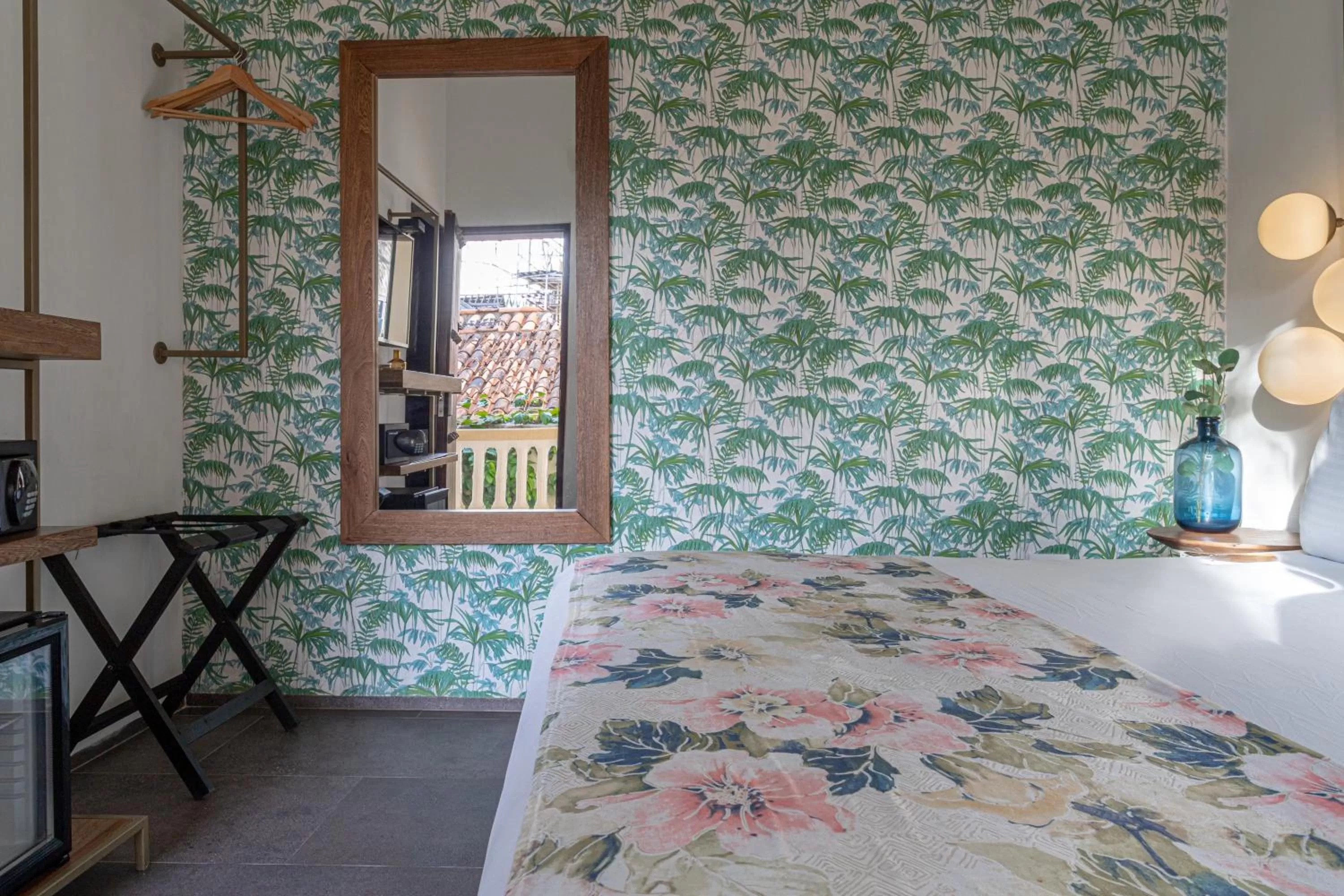 Bed in Soy Local Insignia