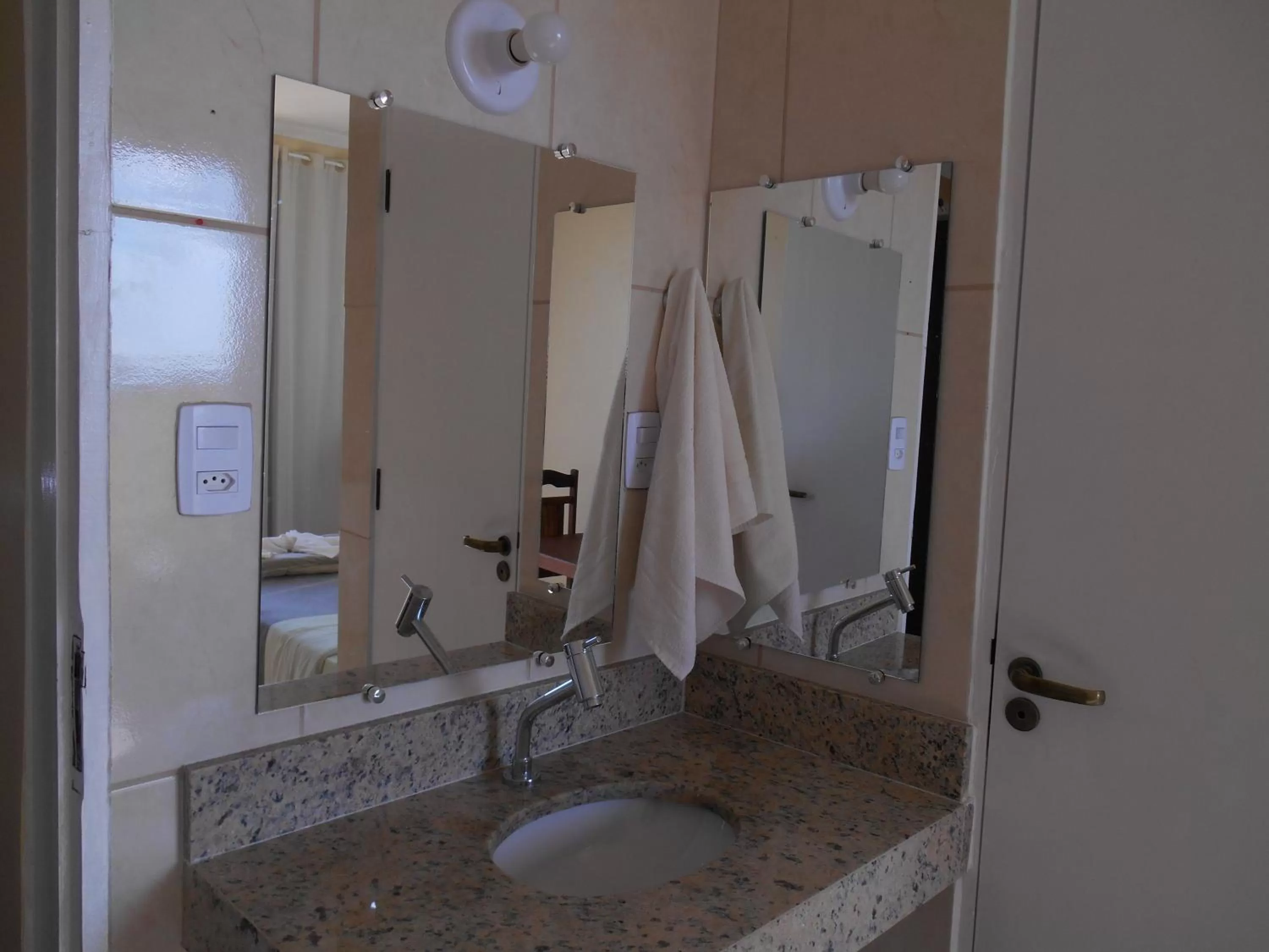 Bathroom in Pousada Reino Encantado - São Thomé das Letras - Minas Gerais