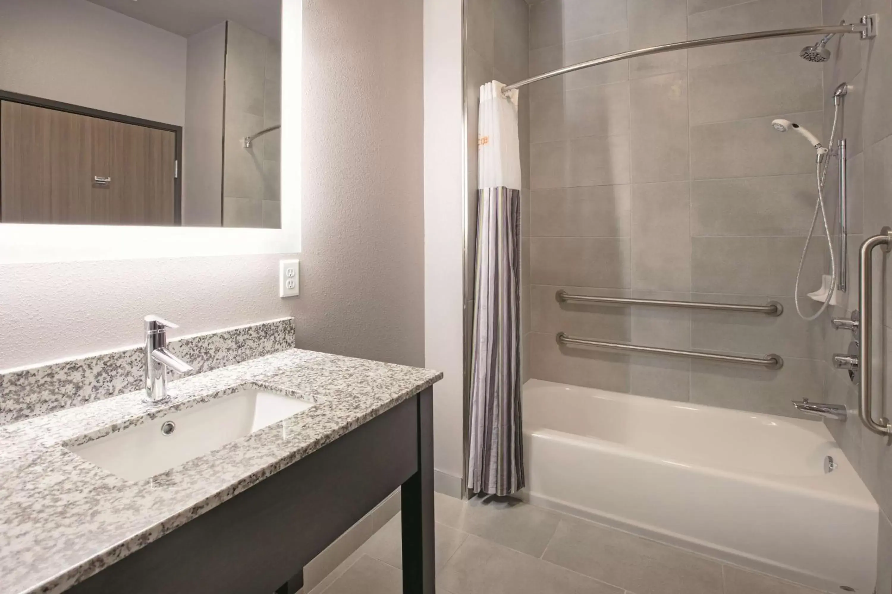 Photo of the whole room, Bathroom in La Quinta by Wyndham Amarillo Airport