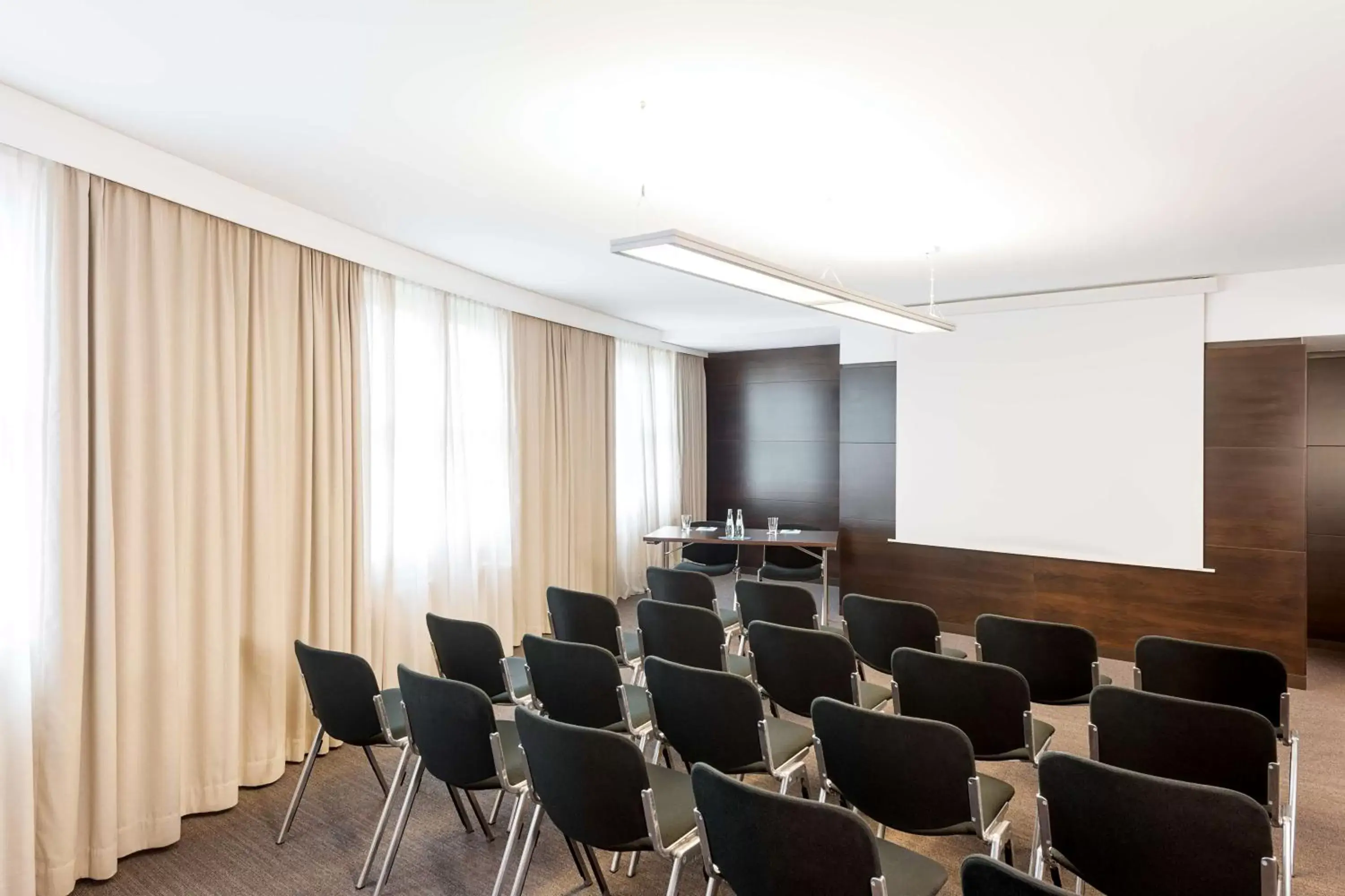 Meeting/conference room in NH Berlin Kurfürstendamm