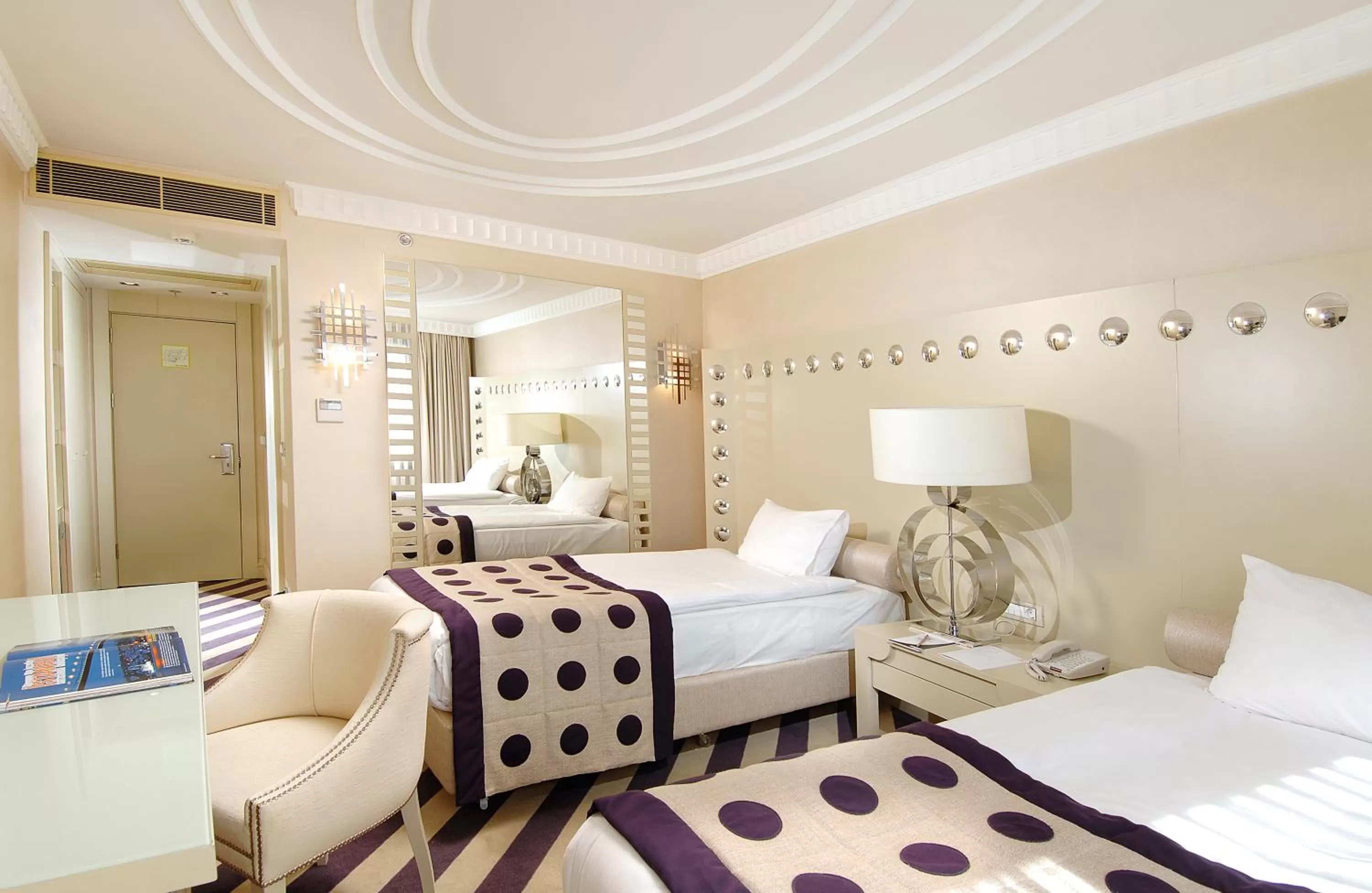 Bed in Taxim Hill Hotel